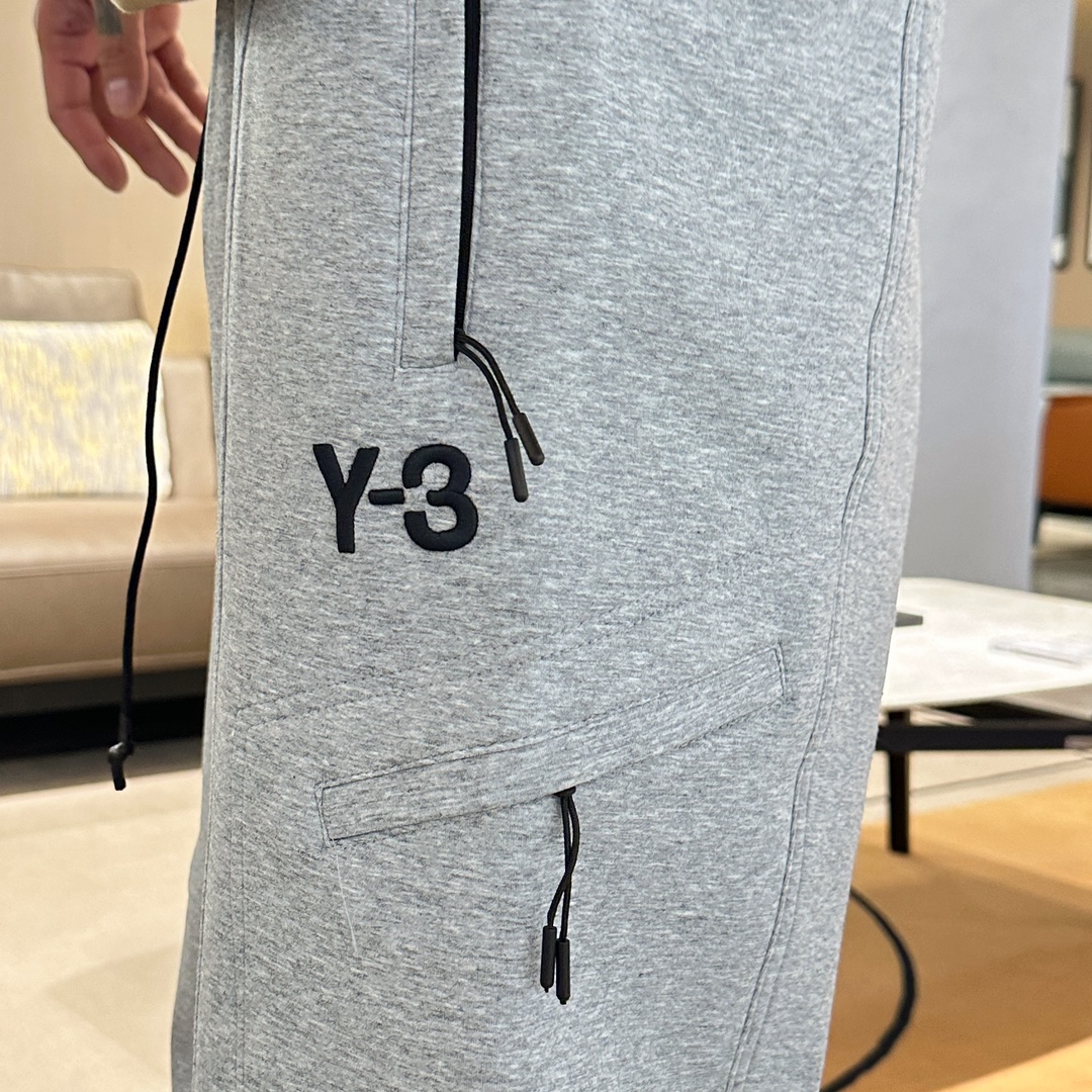   Y-3  顶级货品🐮 🆕2025春夏新款休闲裤！官网同步发售。品牌经典LOGO休闲裤 ，定制面料，舒