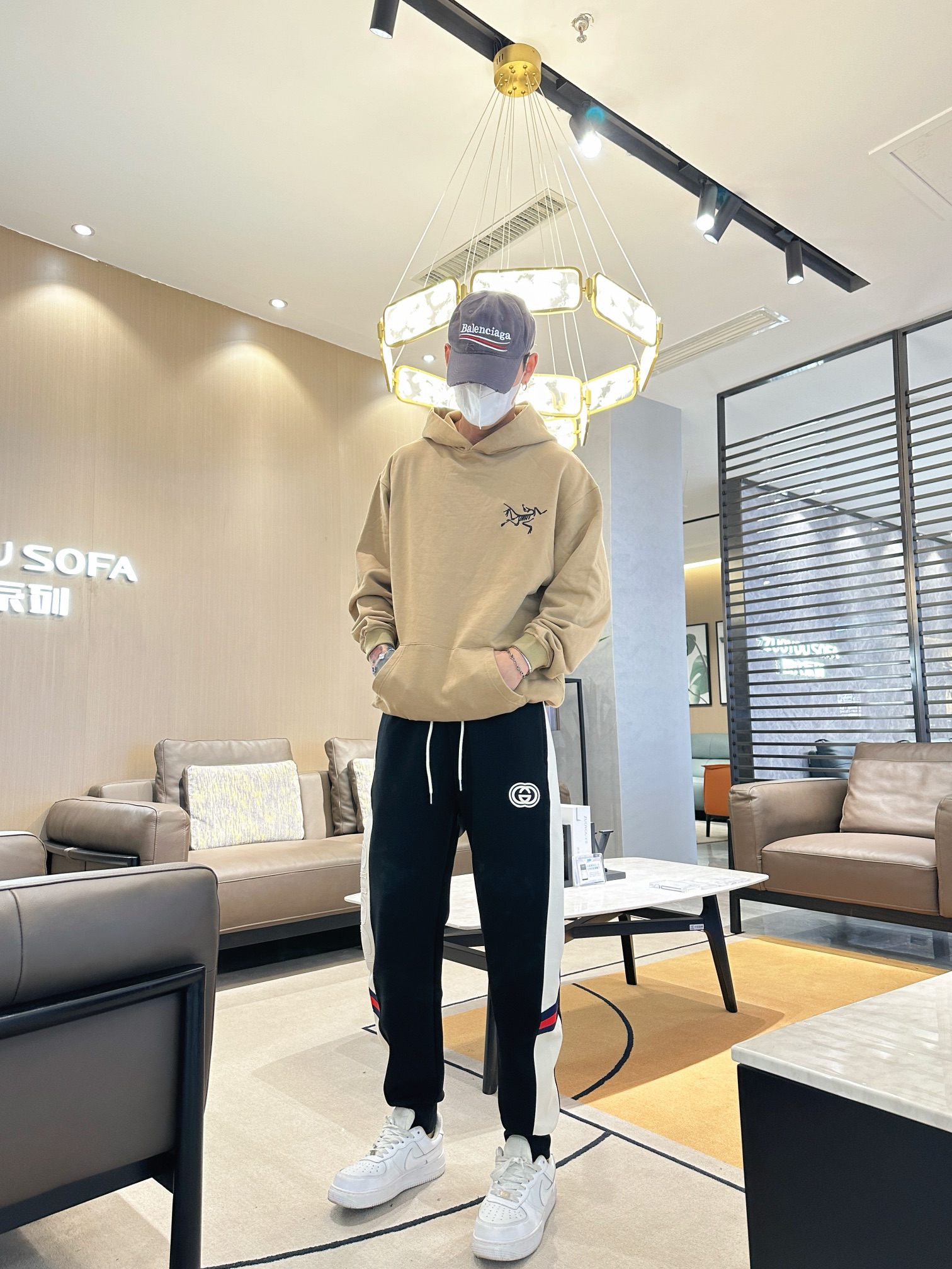   古奇  顶级货品🐮 🆕2025春夏新款休闲裤！官网同步发售。品牌经典LOGO休闲裤 ，定制面料，舒适