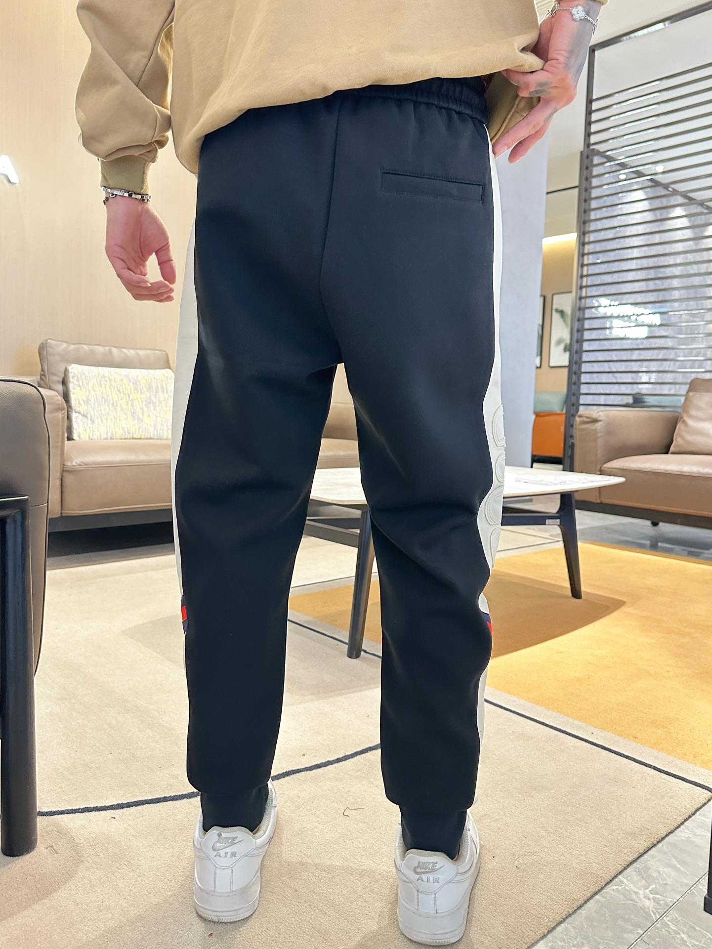   古奇  顶级货品🐮 🆕2025春夏新款休闲裤！官网同步发售。品牌经典LOGO休闲裤 ，定制面料，舒适