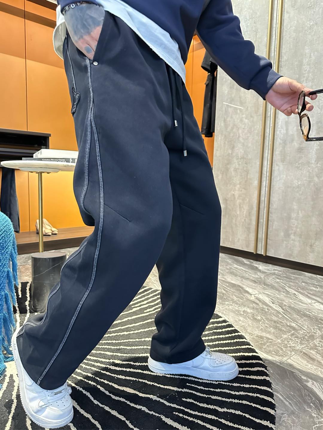   西太后  顶级货品🐮🆕2025春夏新款休闲裤！官网同步发售。品牌经典LOGO休闲裤 ，定制面料，舒适