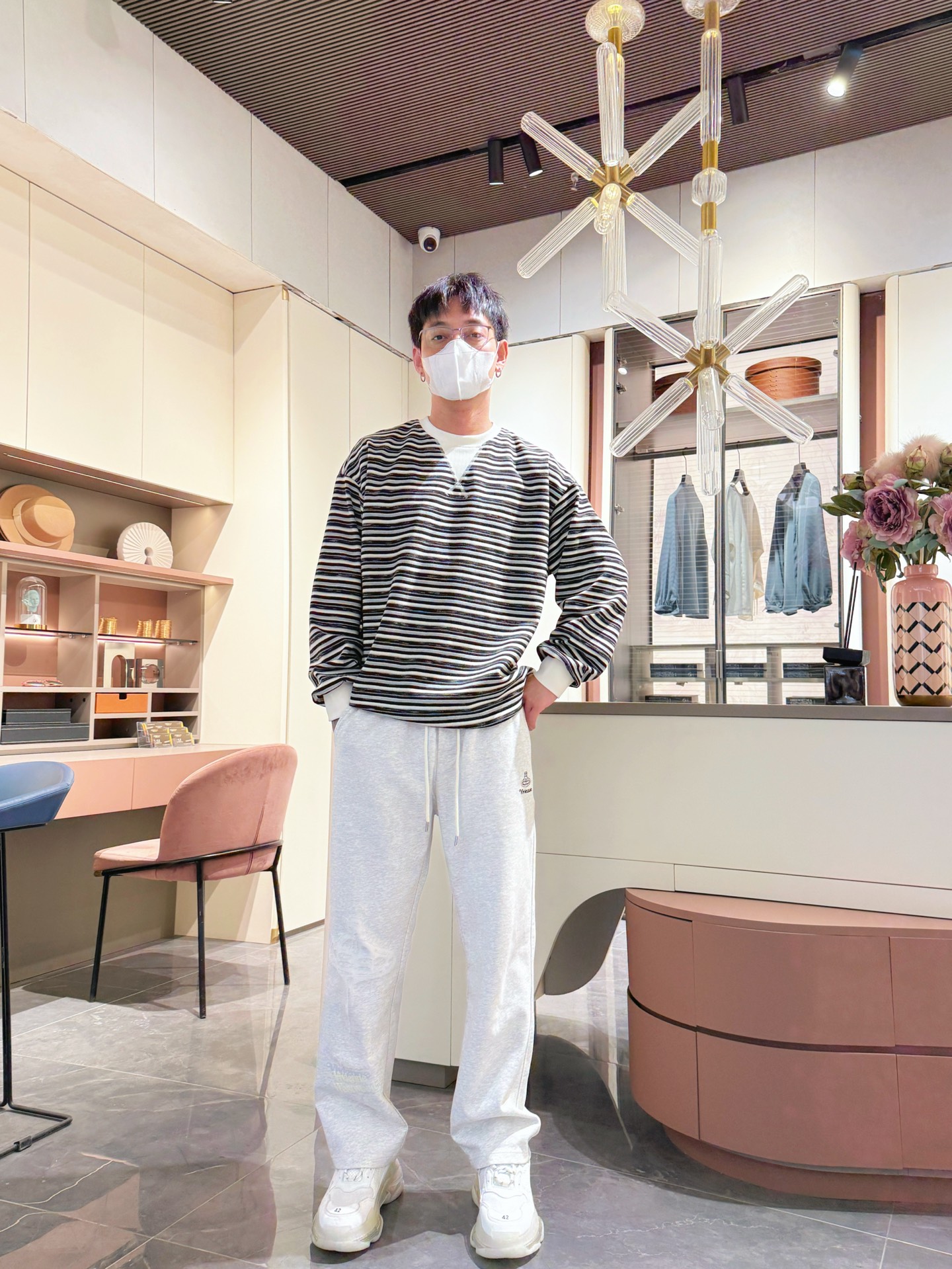   西太后  顶级货品🐮🆕2025春夏新款休闲裤！官网同步发售。品牌经典LOGO休闲裤 ，定制面料，舒适