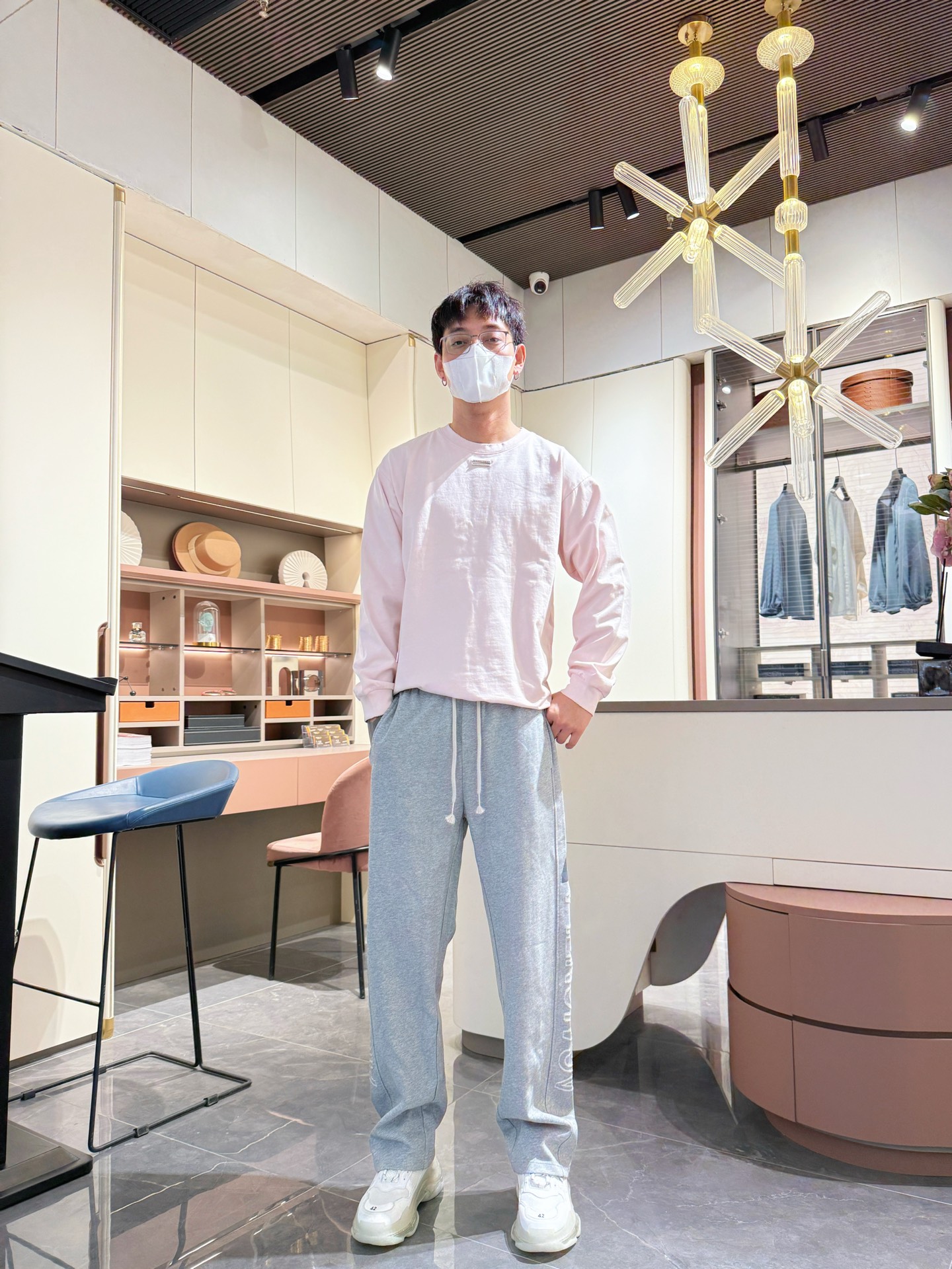   巴黎世家  顶级货品🐮🆕2025春夏新款休闲裤！官网同步发售。品牌经典LOGO休闲裤 ，定制面料，舒