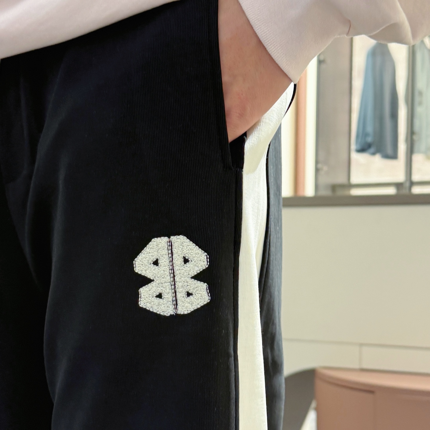   巴黎世家  顶级货品🐮🆕2025春夏新款休闲裤！官网同步发售。品牌经典LOGO休闲裤 ，定制面料，舒