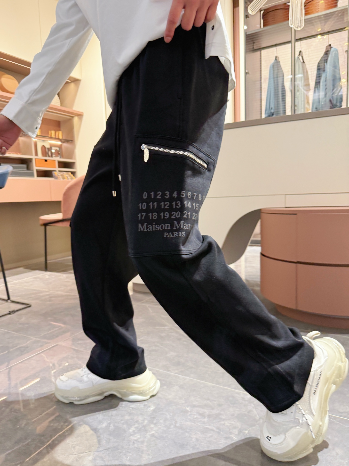   马吉拉  顶级货品🐮🆕2025春夏新款休闲裤！官网同步发售。品牌经典LOGO休闲裤 ，定制面料，舒适