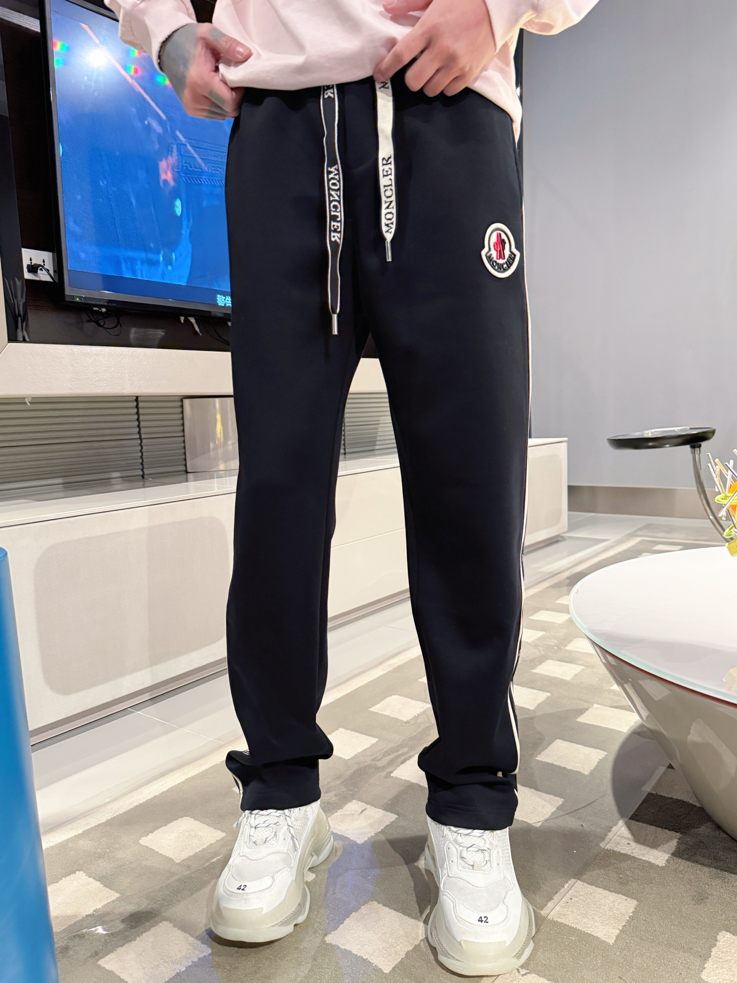 蒙口 顶级货品🐮 🆕2025秋冬新款休闲裤！官网同步发售。品牌经典LOGO休闲裤 ，定制面料，舒适度极好