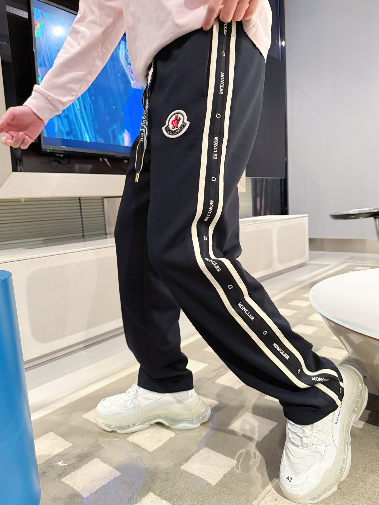 蒙口 顶级货品🐮 🆕2025秋冬新款休闲裤！官网同步发售。品牌经典LOGO休闲裤 ，定制面料，舒适度极好