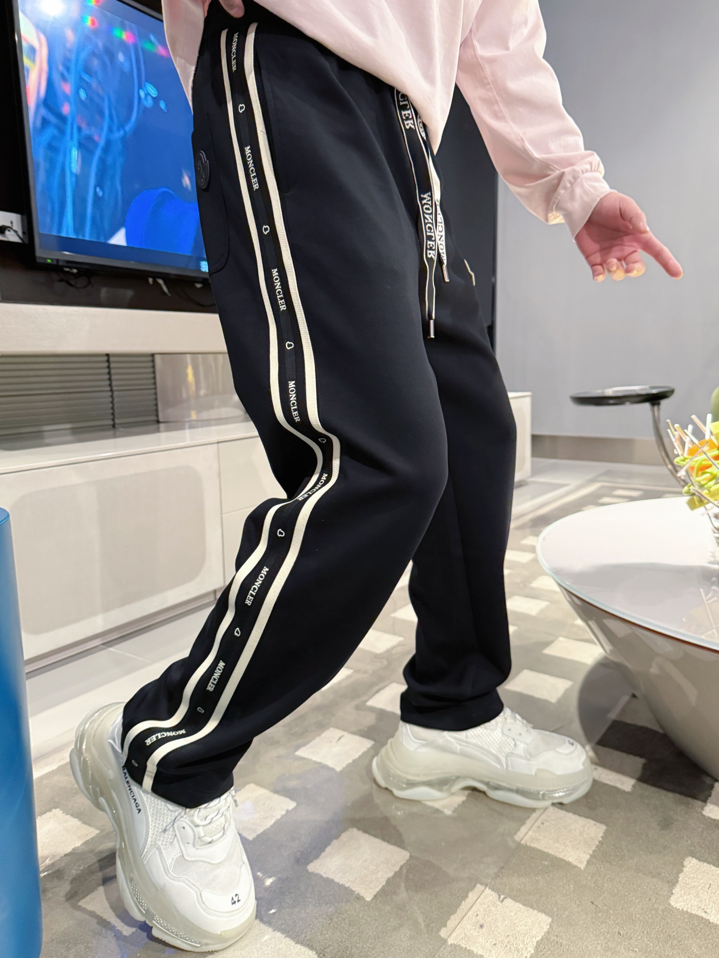 蒙口 顶级货品🐮 🆕2025秋冬新款休闲裤！官网同步发售。品牌经典LOGO休闲裤 ，定制面料，舒适度极好