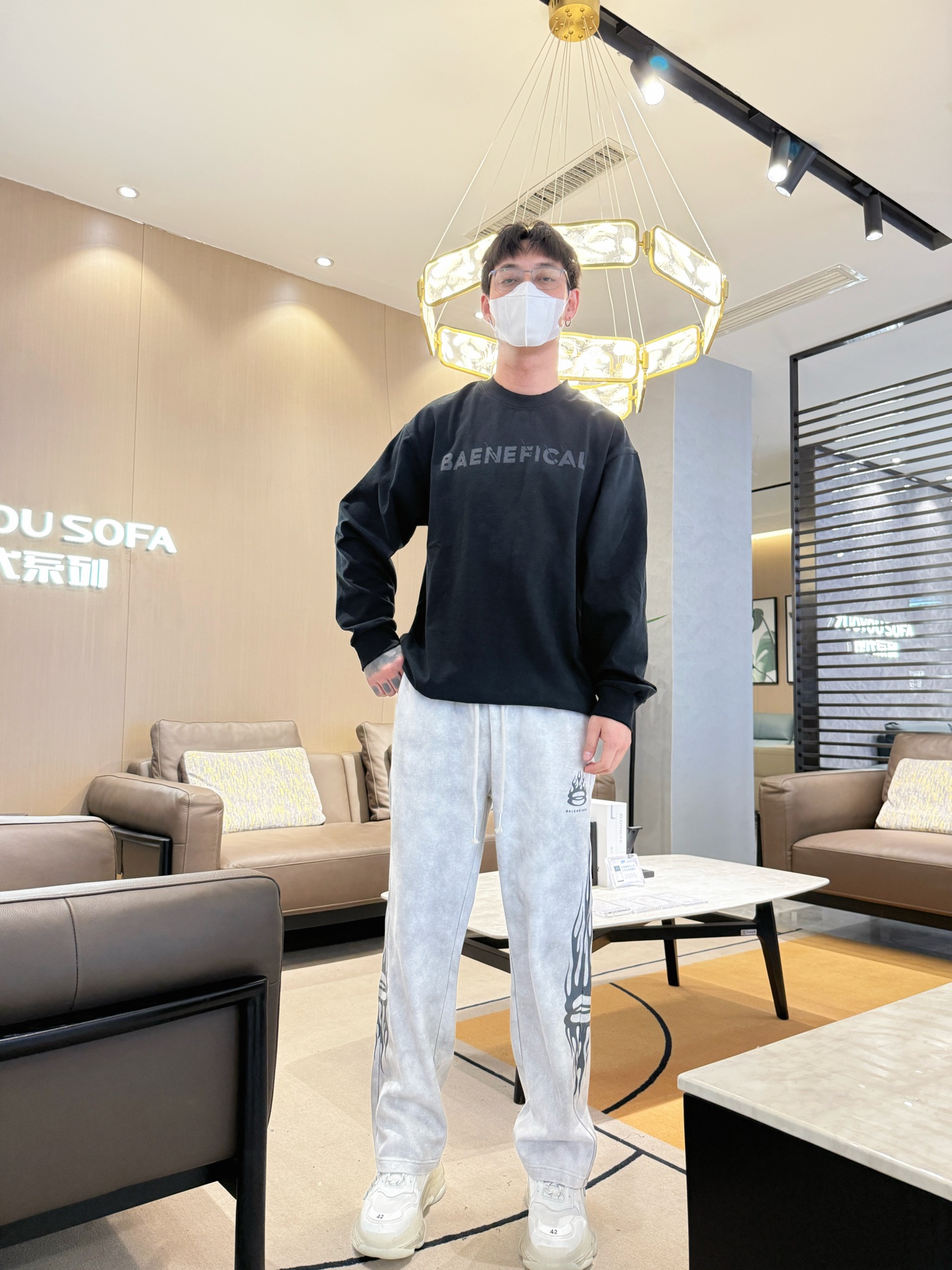   巴黎世家  顶级货品🐮 🆕2025春夏新款休闲裤！官网同步发售。品牌经典LOGO休闲裤 ，定制面料，