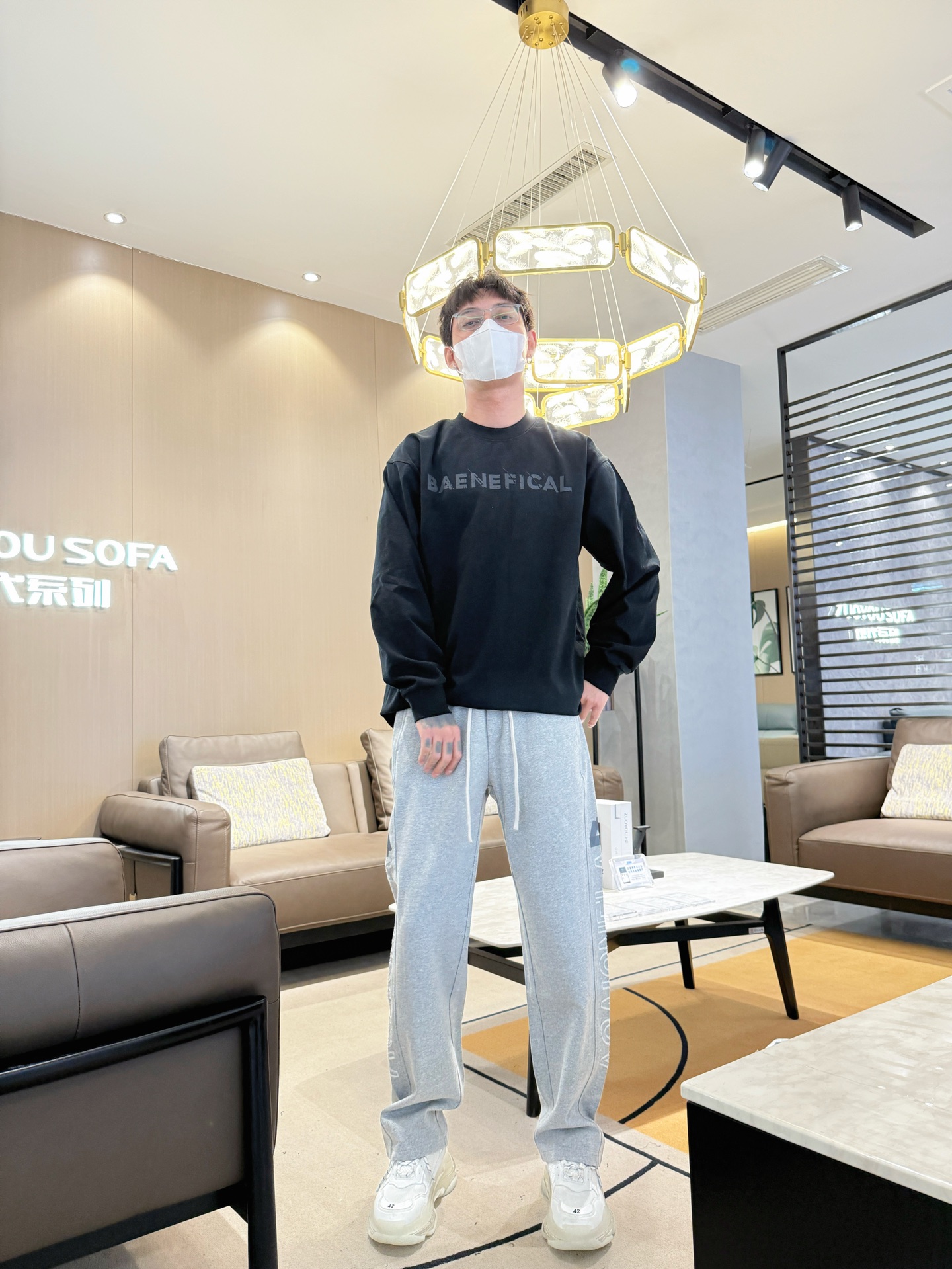   巴黎世家  顶级货品🐮 🆕2025春夏新款休闲裤！官网同步发售。品牌经典LOGO休闲裤 ，定制面料，