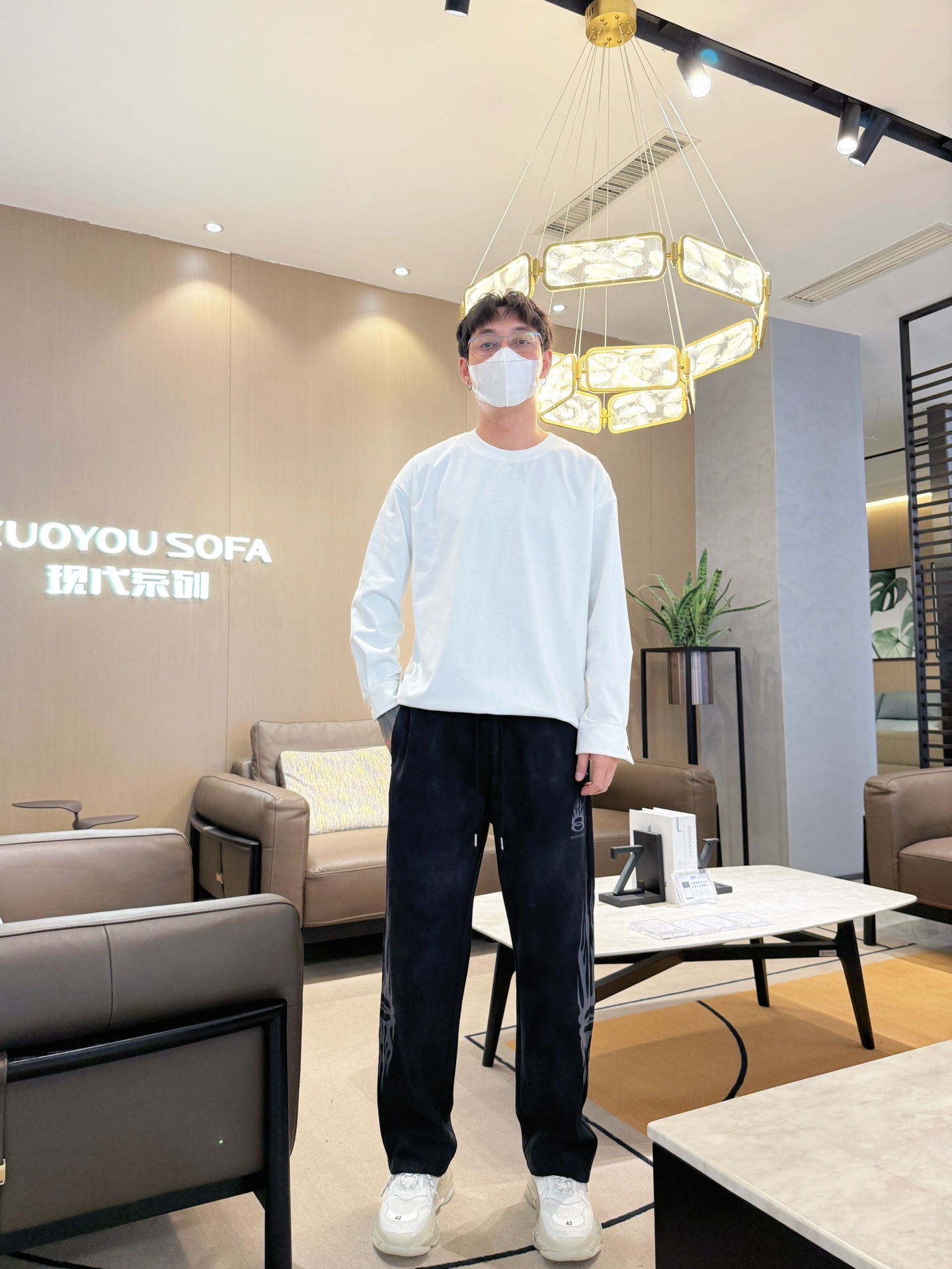  巴黎世家  顶级货品🐮 🆕2025春夏新款休闲裤！官网同步发售。品牌经典LOGO休闲裤 ，定制面料，
