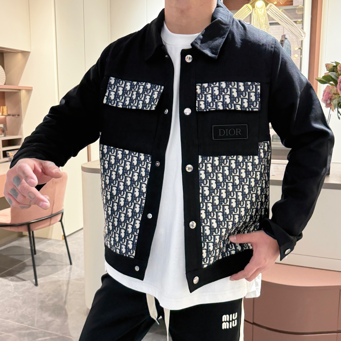 Dior 2025 Fall/Winter Denim Jacket with Embroidered Oblique Pattern