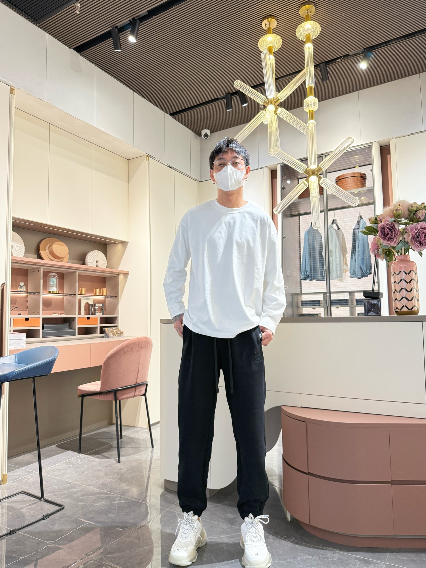  西太后  顶级货品🐮🆕2025春夏新款休闲裤！官网同步发售。品牌经典LOGO休闲裤 ，定制面料，舒适
