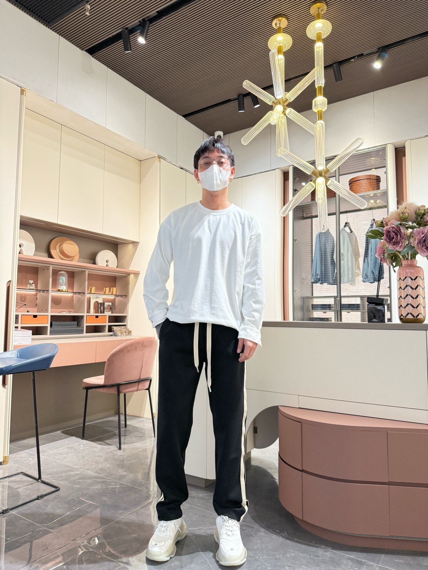   MIU  顶级货品🐮🆕2025春夏新款休闲裤！官网同步发售。品牌经典LOGO休闲裤 ，定制面料，舒适