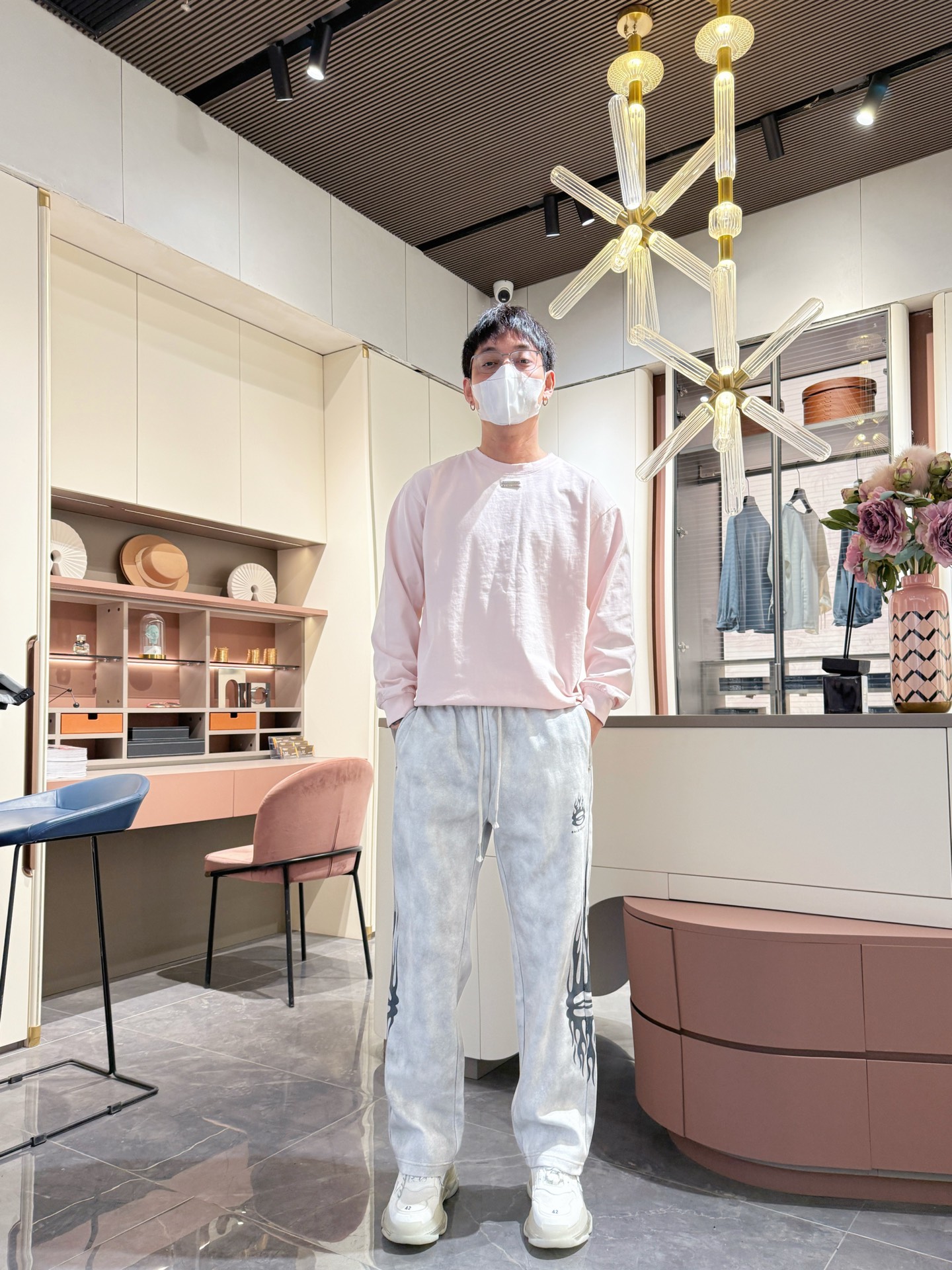   巴黎世家  顶级货品🐮🆕2025春夏新款休闲裤！官网同步发售。品牌经典LOGO休闲裤 ，定制面料，舒