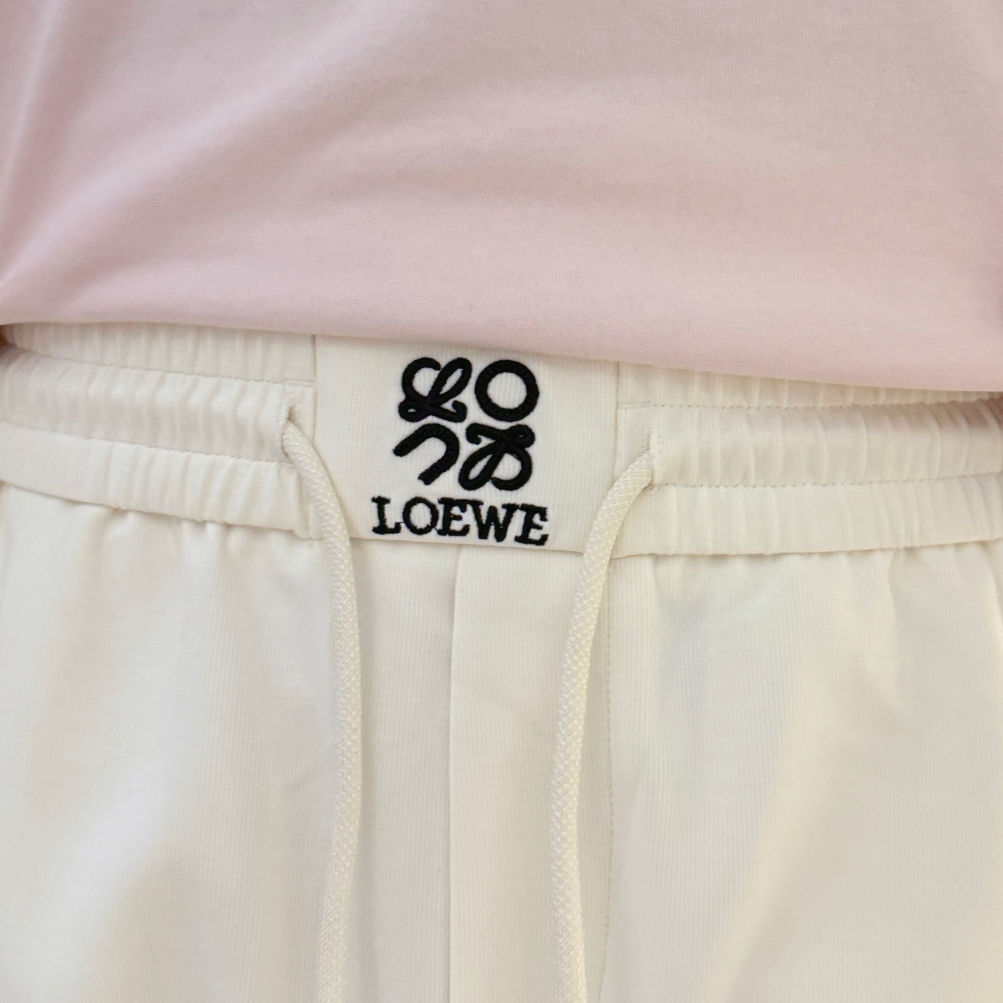   罗意威  顶级货品🐮 🆕2025春夏新款休闲裤！官网同步发售。品牌经典LOGO休闲裤 ，定制面料，舒
