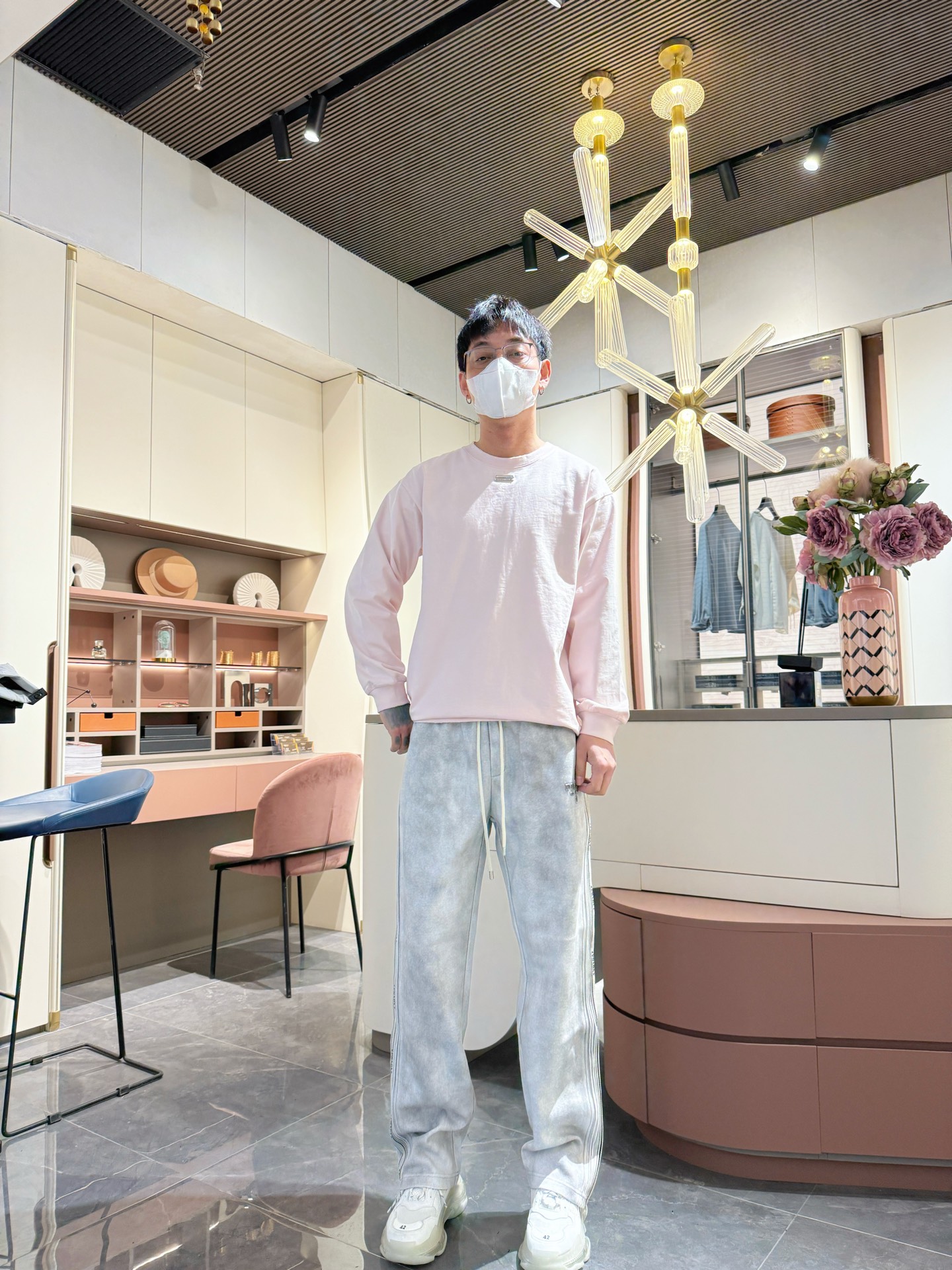   普拉达  顶级货品🐮🆕2025春夏新款休闲裤！官网同步发售。品牌经典LOGO休闲裤 ，定制面料，舒适