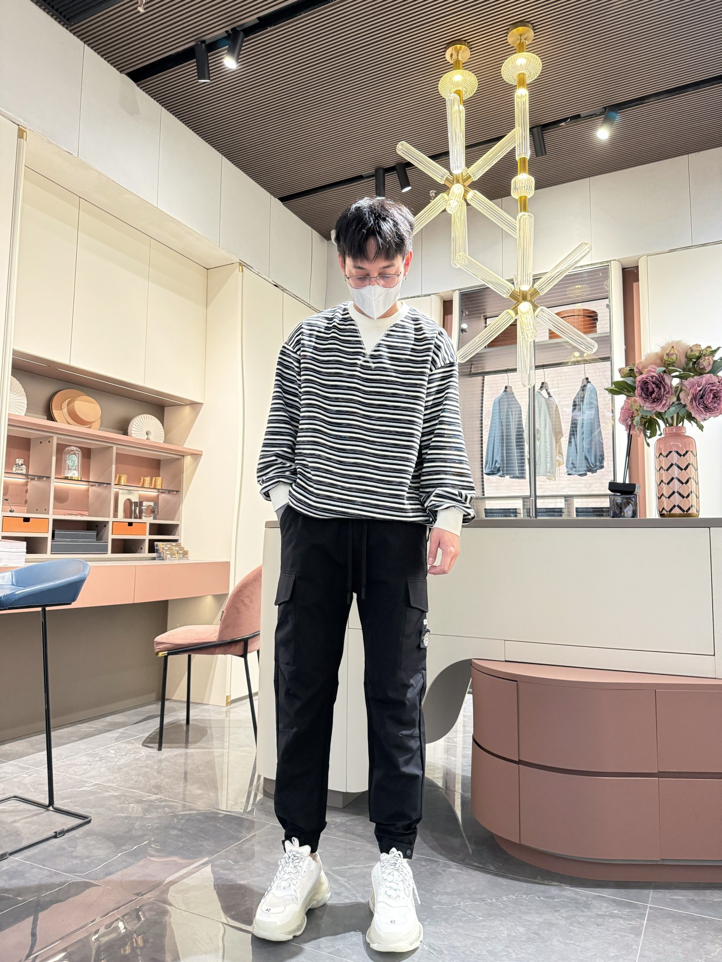   迪奥  顶级货品🐮🆕2025春夏新款休闲裤！官网同步发售。品牌经典LOGO休闲裤 ，定制面料，舒适度