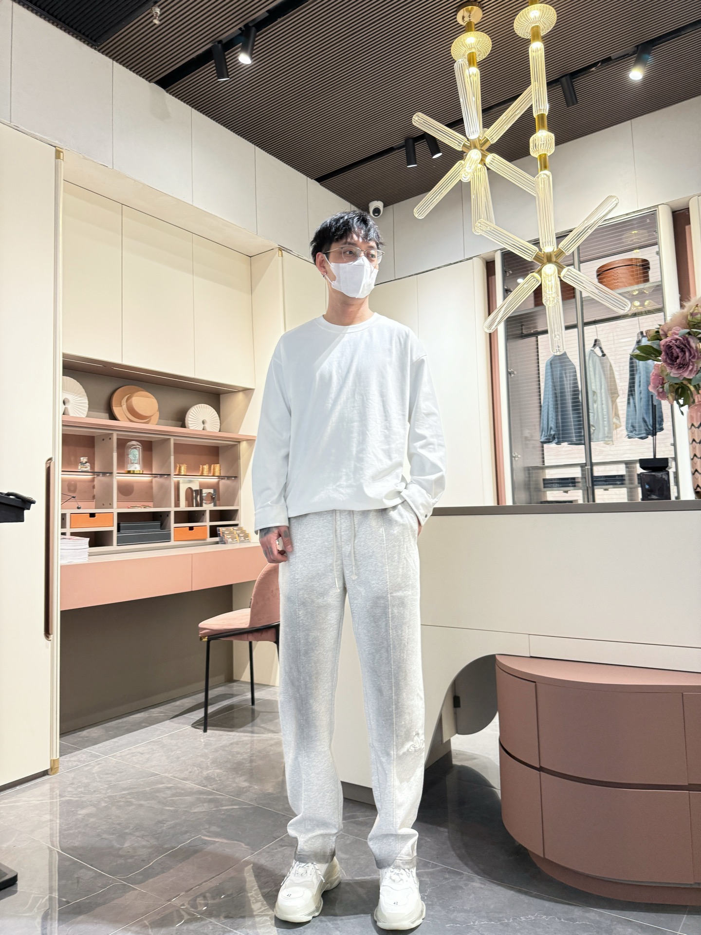   西太后  顶级货品🐮 🆕2025春夏新款休闲裤！官网同步发售。品牌经典LOGO休闲裤 ，定制面料，舒