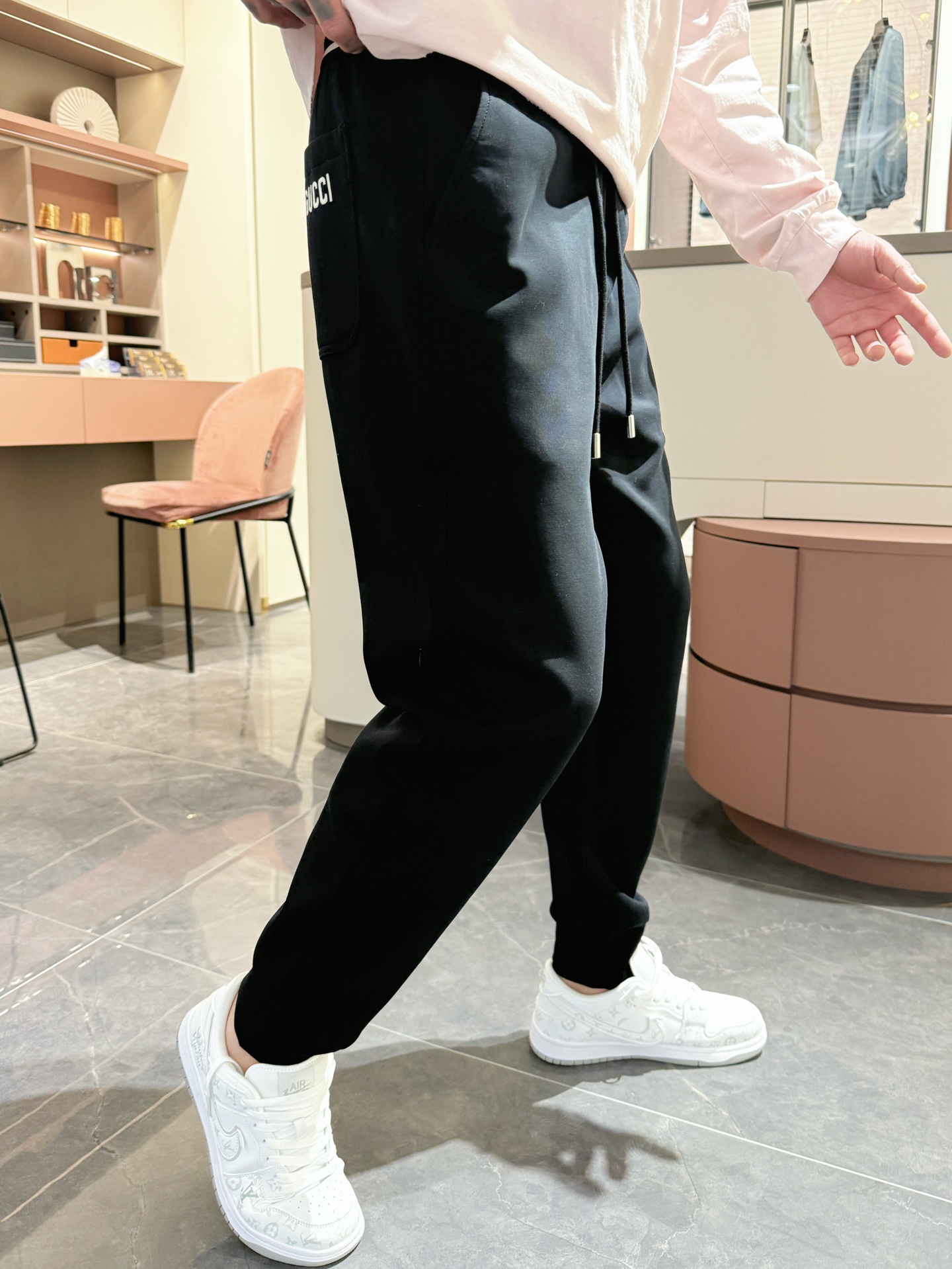  古奇  顶级货品🐮 🆕2025春夏新款休闲裤！官网同步发售。品牌经典LOGO休闲裤 ，定制面料，舒适