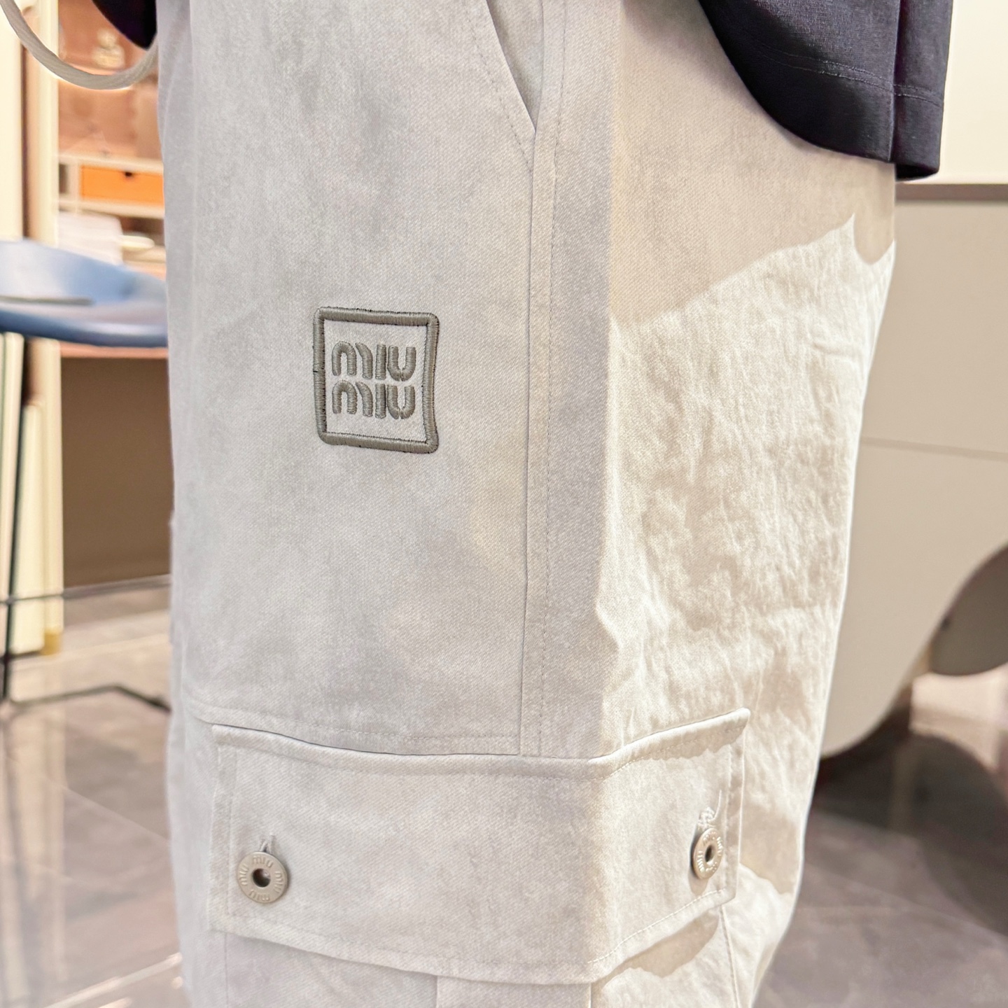   MIU  顶级货品🐮 🆕2025春夏新款休闲裤！官网同步发售。品牌经典LOGO休闲裤 ，定制面料，舒