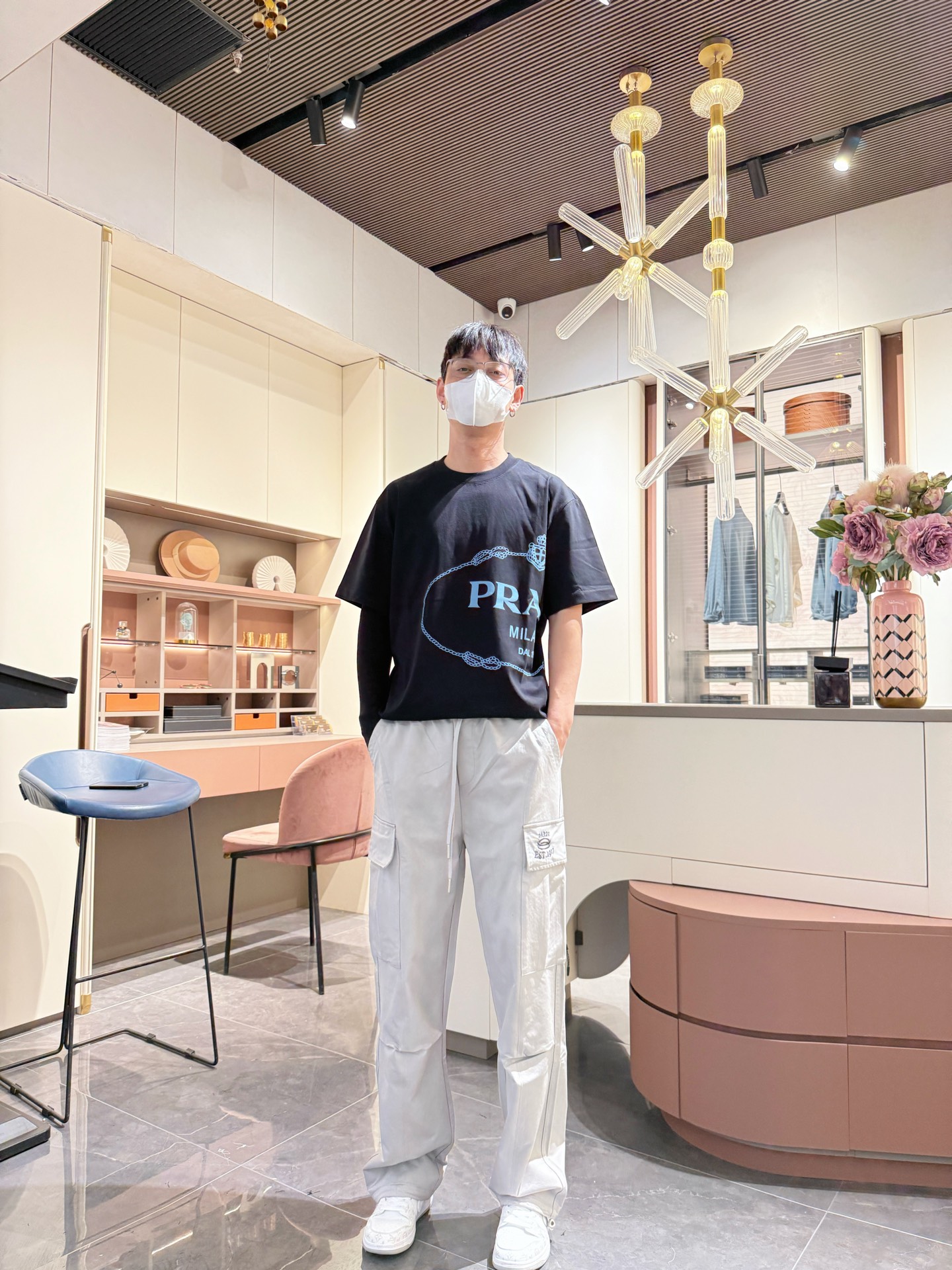   巴黎世家  顶级货品🐮 🆕2025春夏新款休闲裤！官网同步发售。品牌经典LOGO休闲裤 ，定制面料，