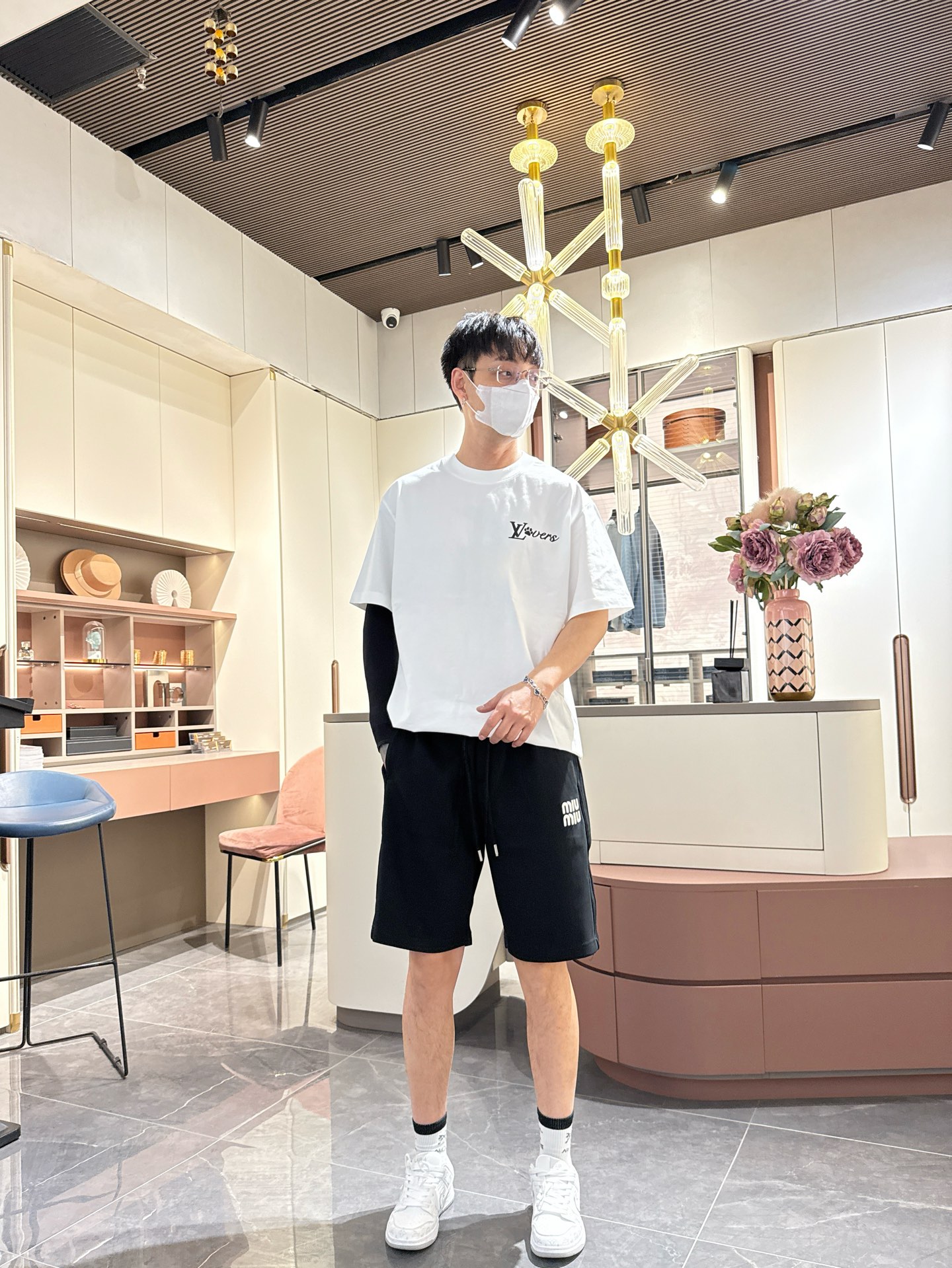 MIU 顶级货品🐮🆕2025夏季新款休闲短裤！官网同步发售。品牌经典LOGO休闲裤 ，定制面料，舒适度极