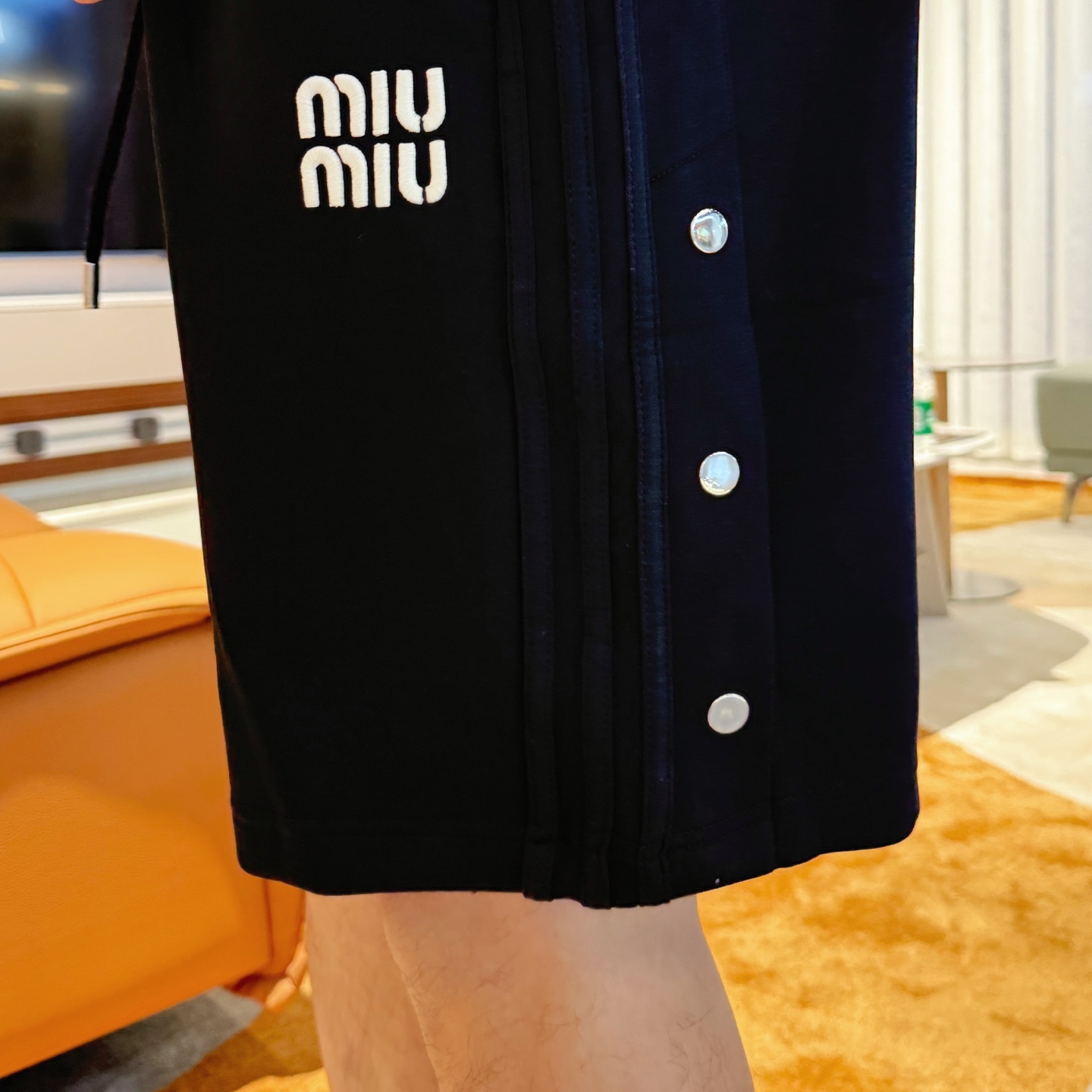 MIU  休闲短裤服装 7