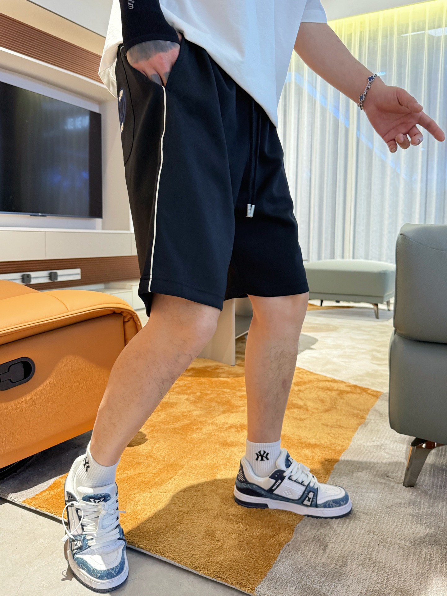 Gucci  休闲短裤服装 3