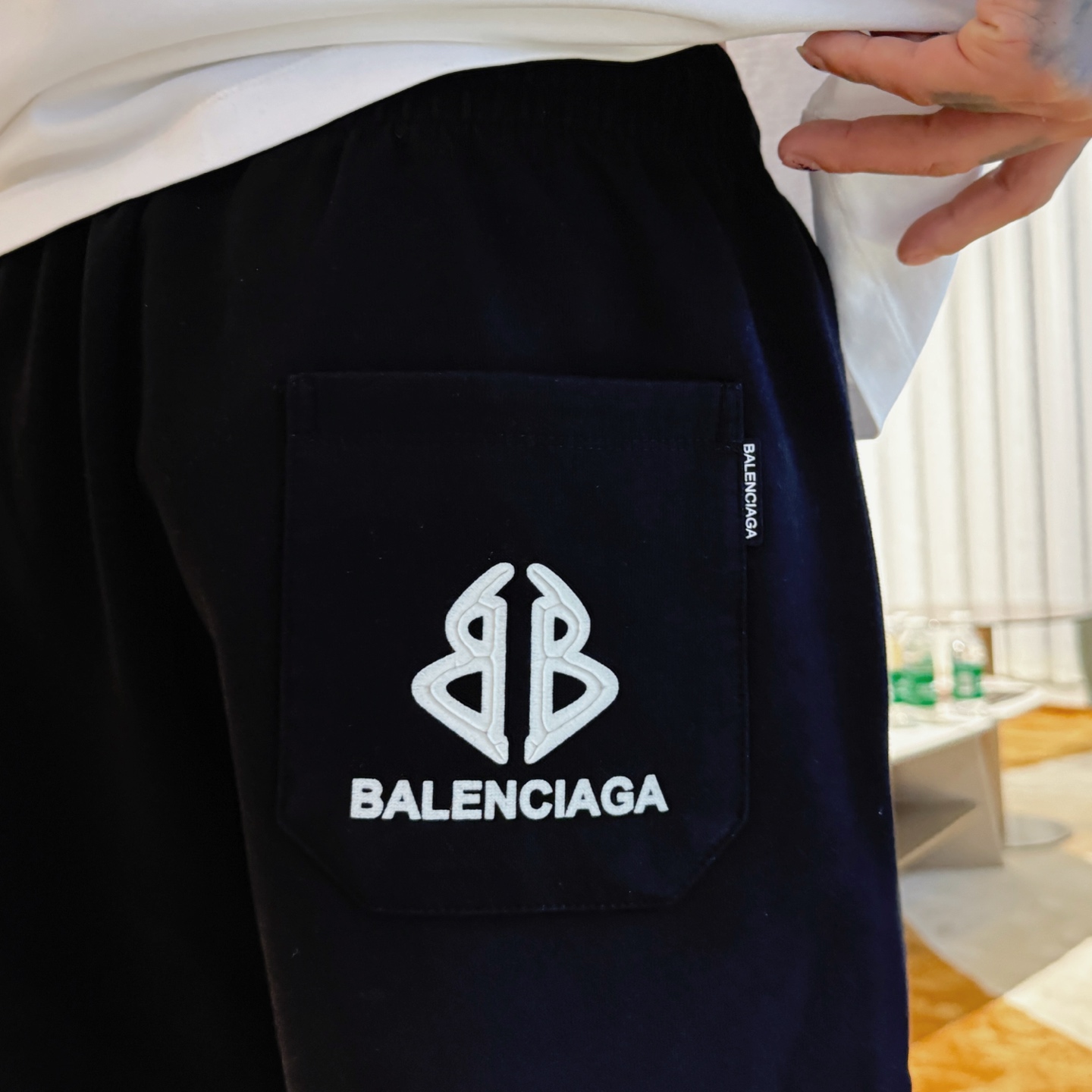 Balenciaga  休闲短裤服装 9