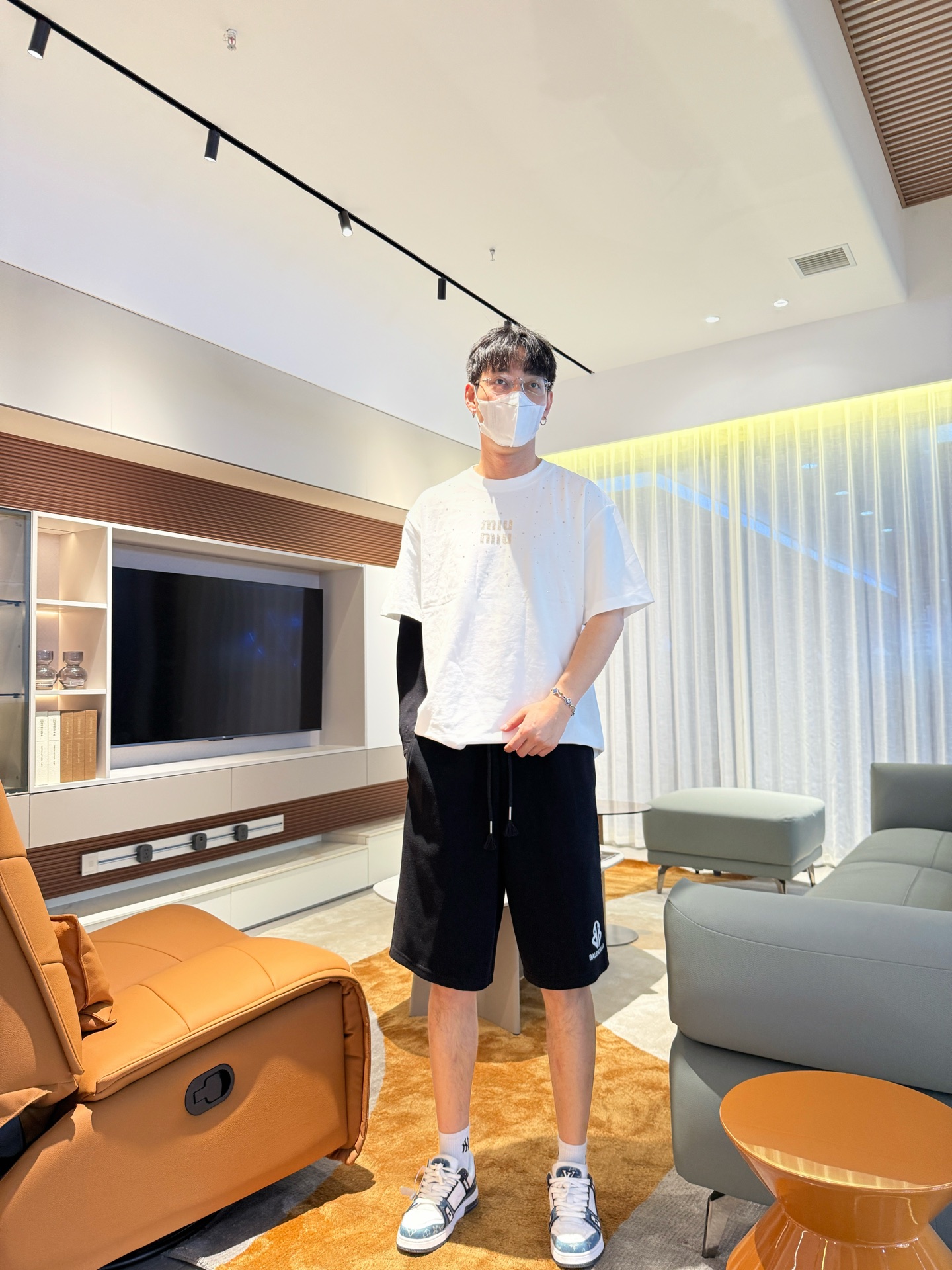 Balenciaga  休闲短裤服装 5