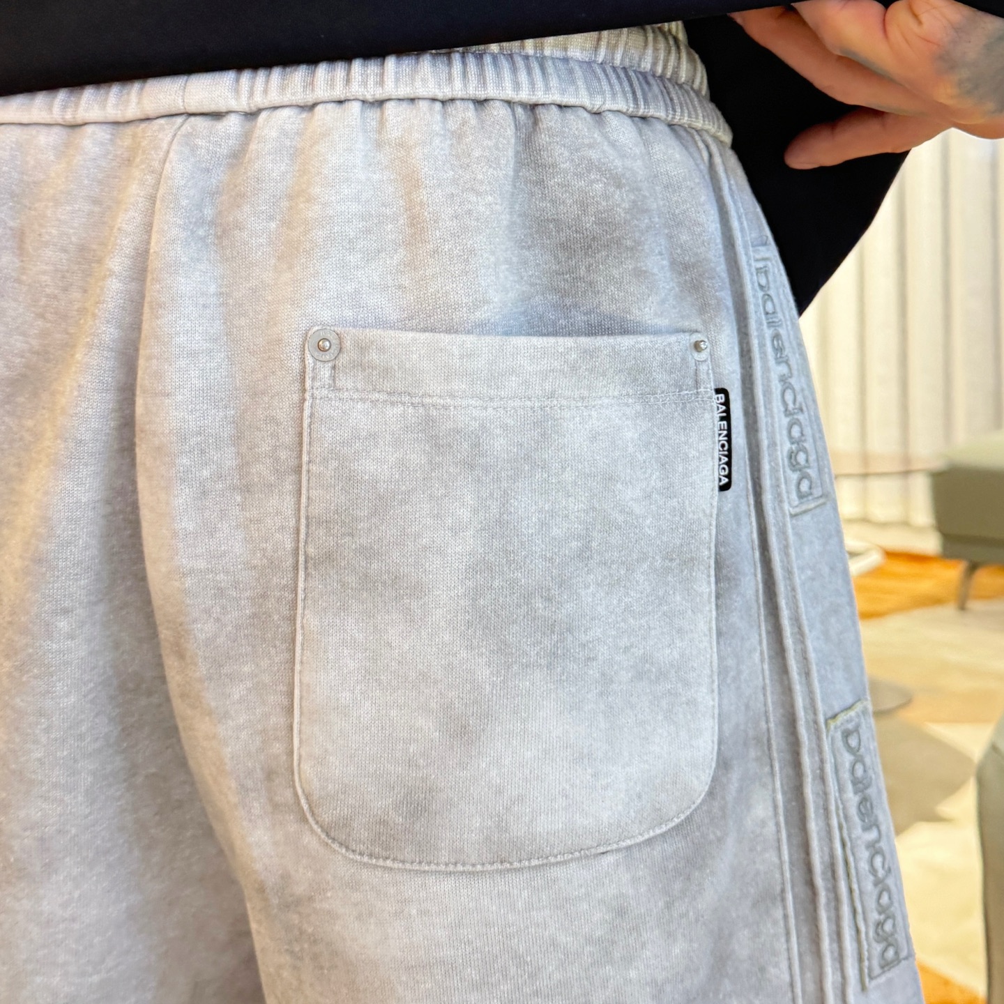 Balenciaga  休闲短裤服装 8