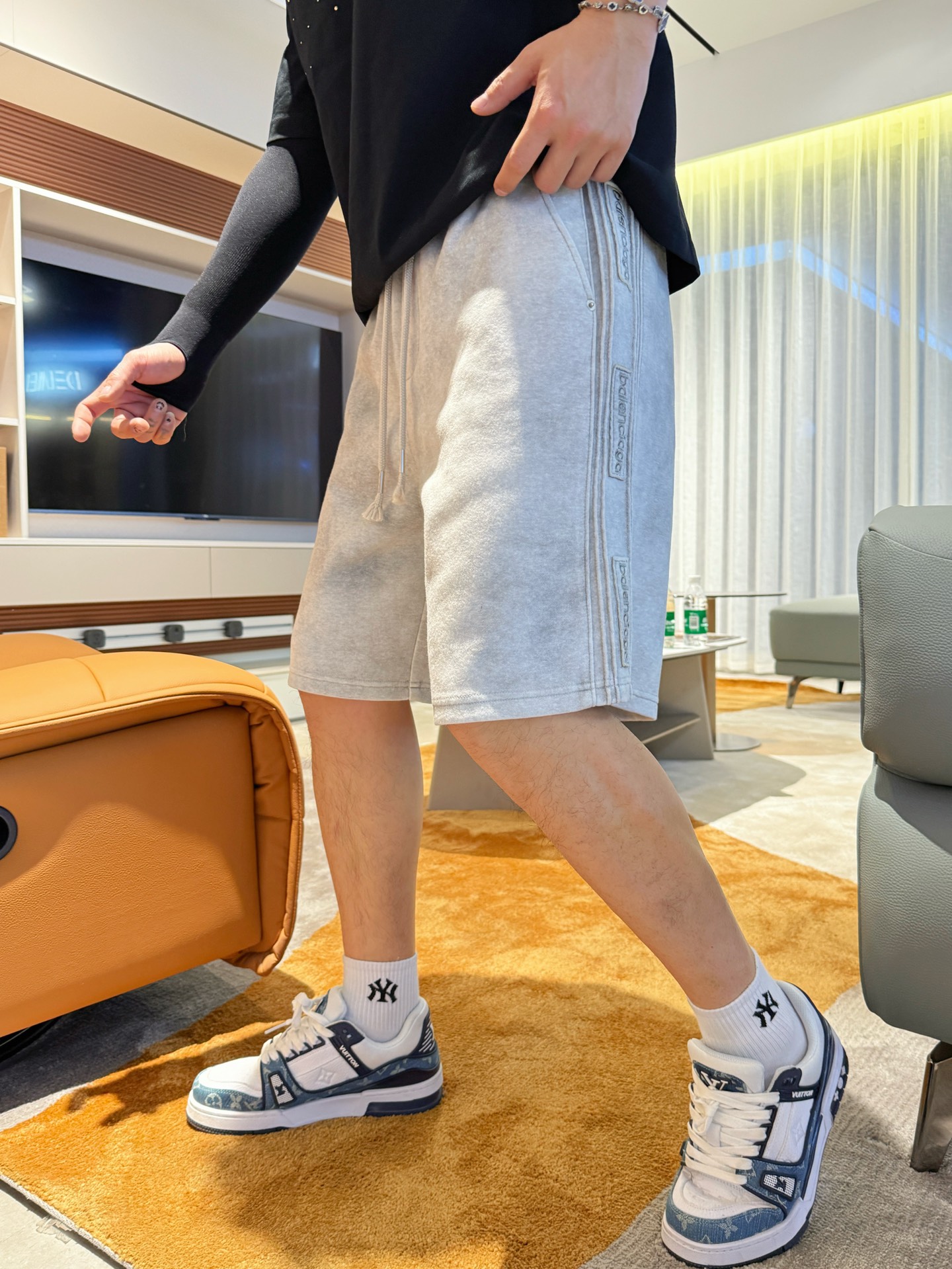 巴黎世家  顶级货品🐮🆕2025夏季新款休闲短裤！官网同步...