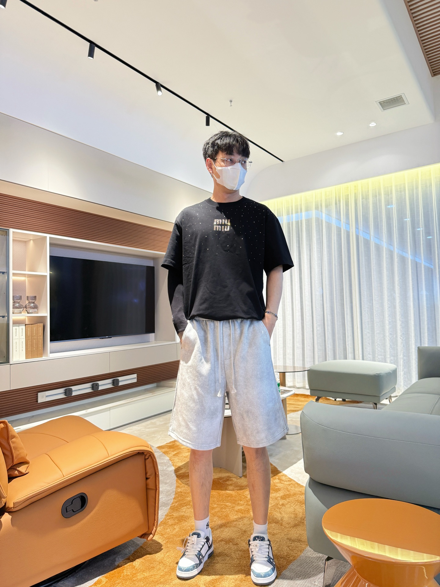 Balenciaga  休闲短裤服装 5