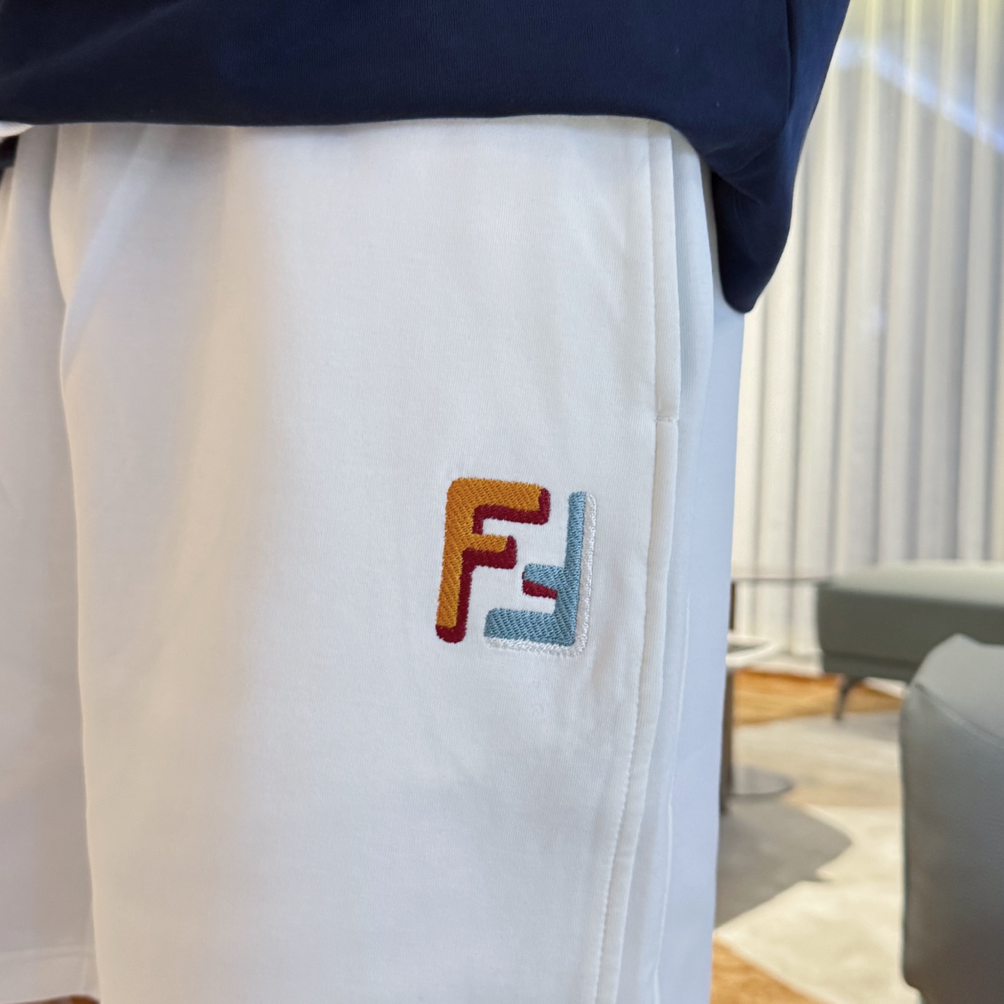 Fendi  休闲短裤服装 8