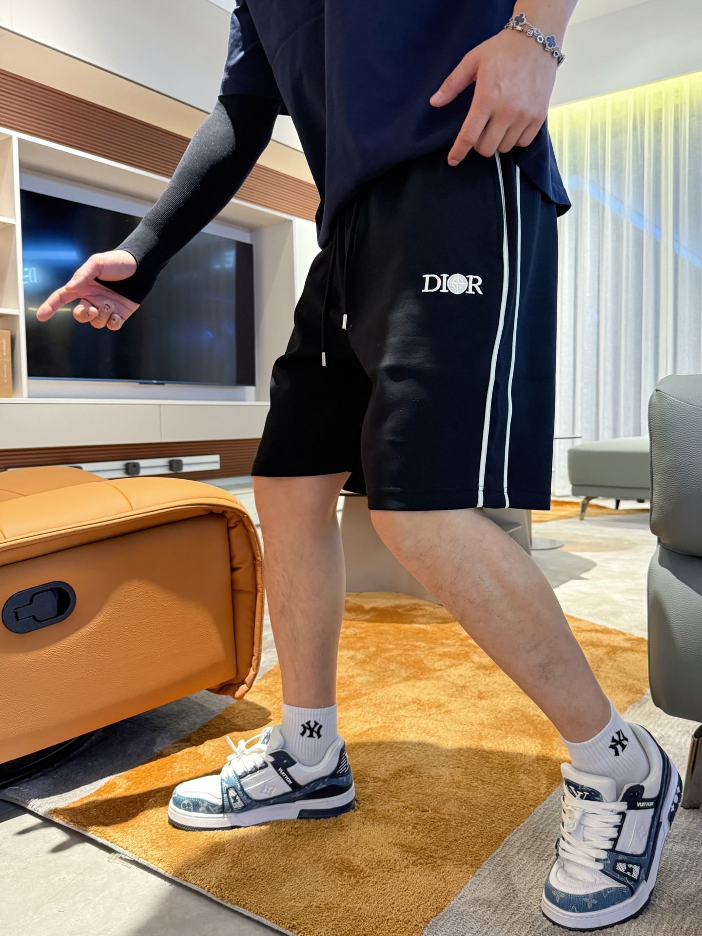 迪奥  顶级货品🐮🆕2025夏季新款休闲短裤！官网同步发售...