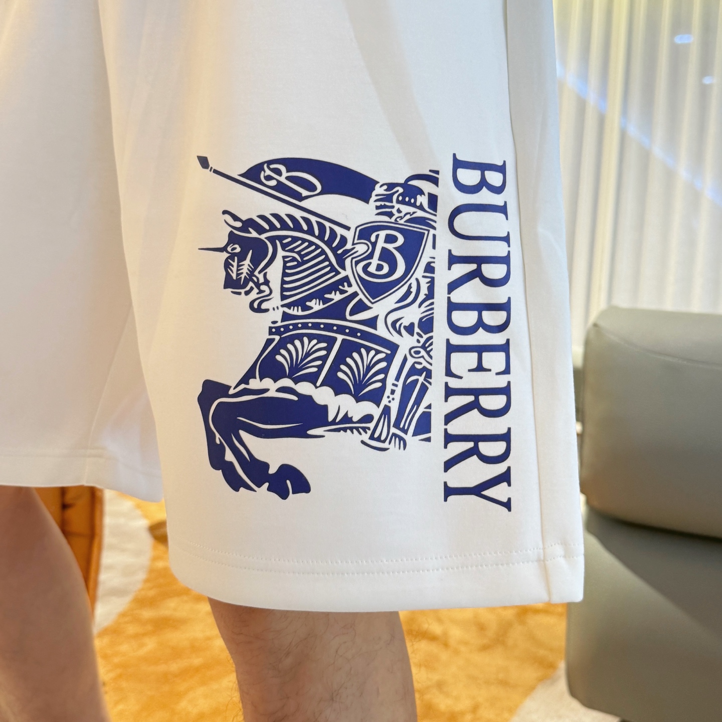 Burberry  休闲短裤服装 7
