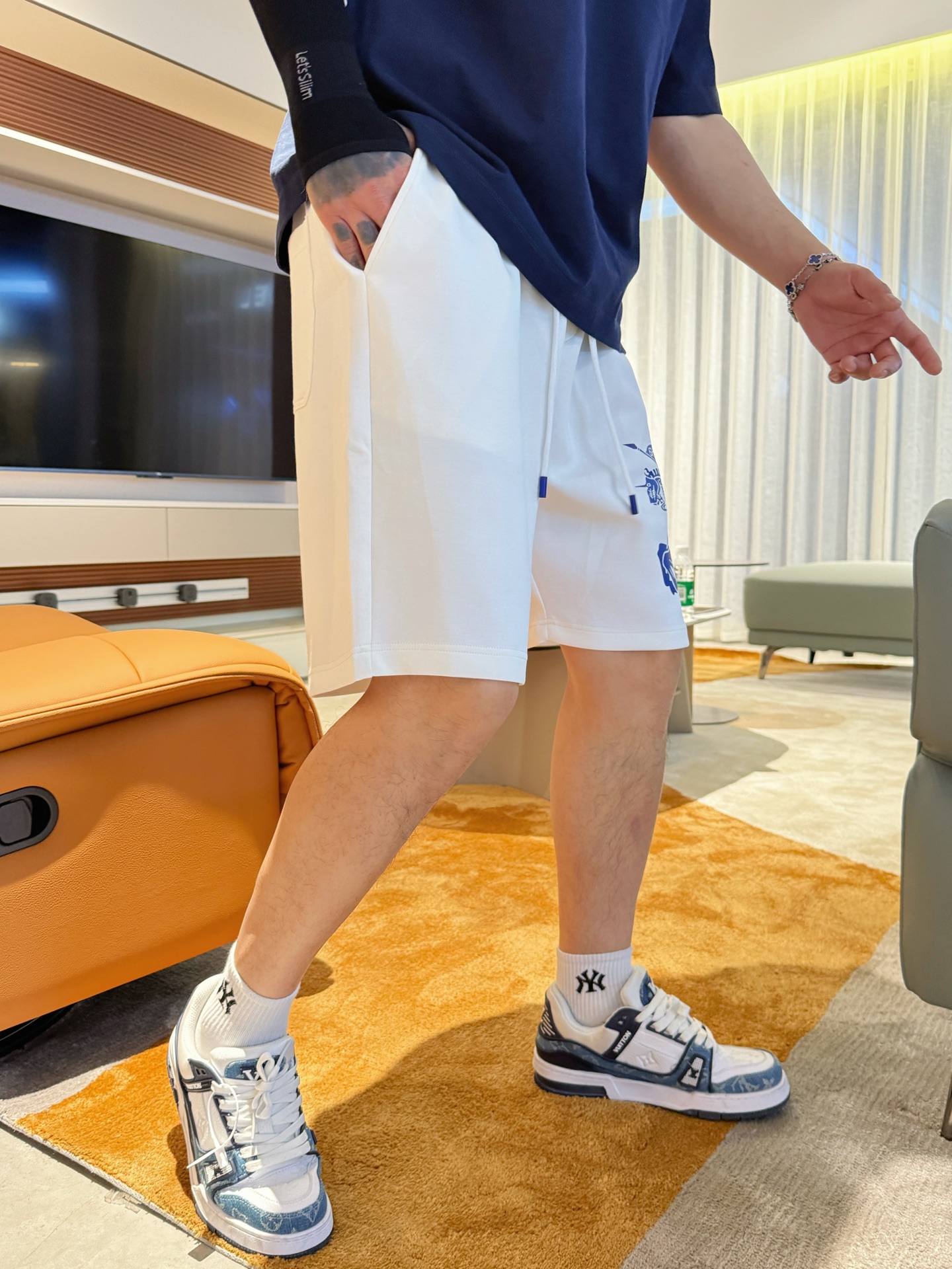 Burberry  休闲短裤服装 3