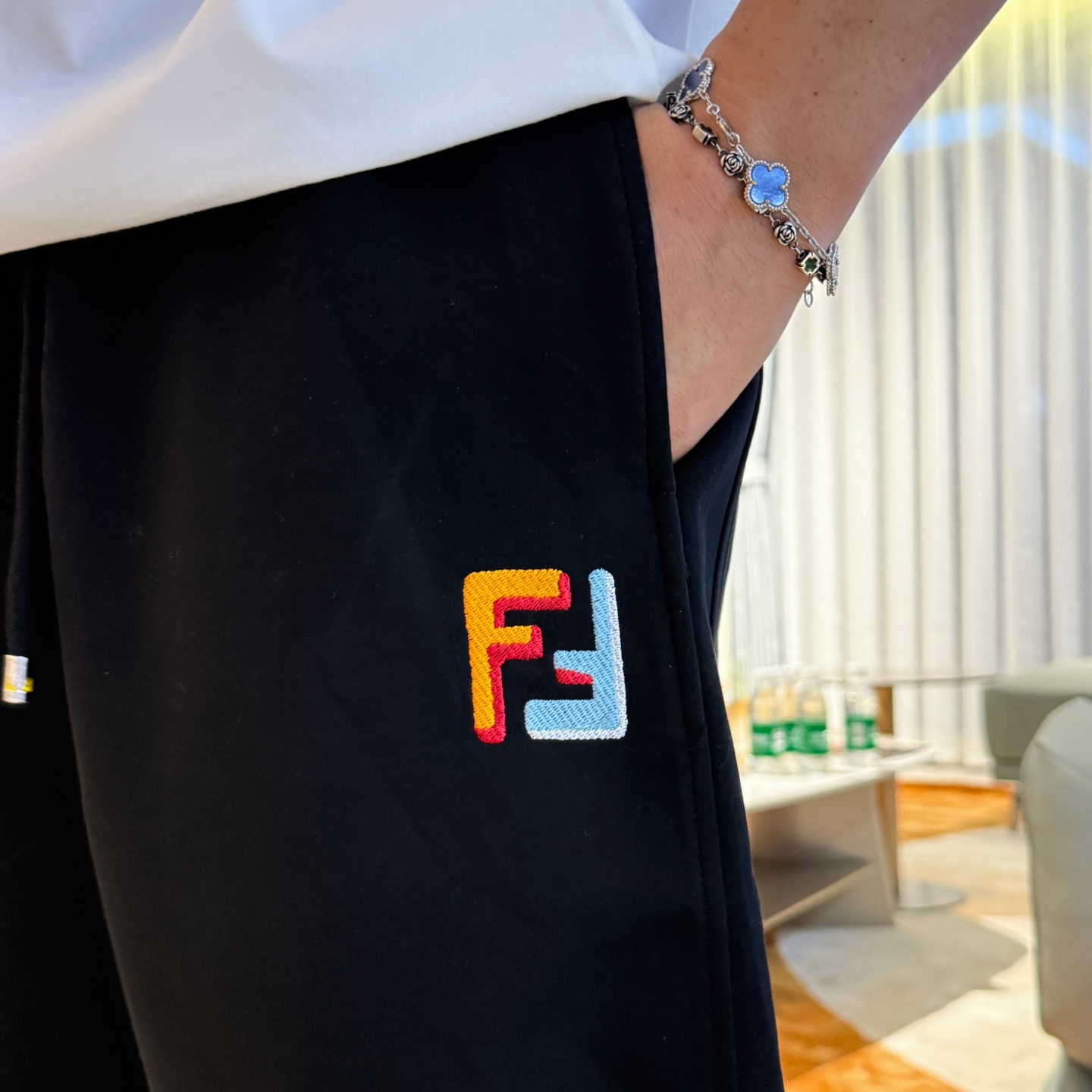 Fendi  休闲短裤服装 7