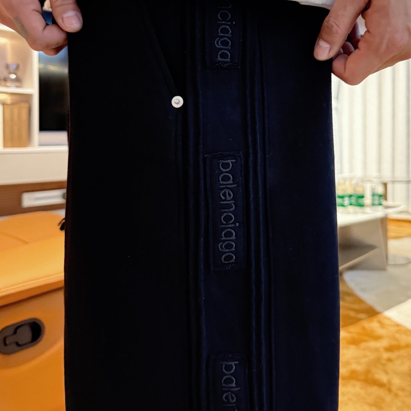 Balenciaga  休闲短裤服装 7