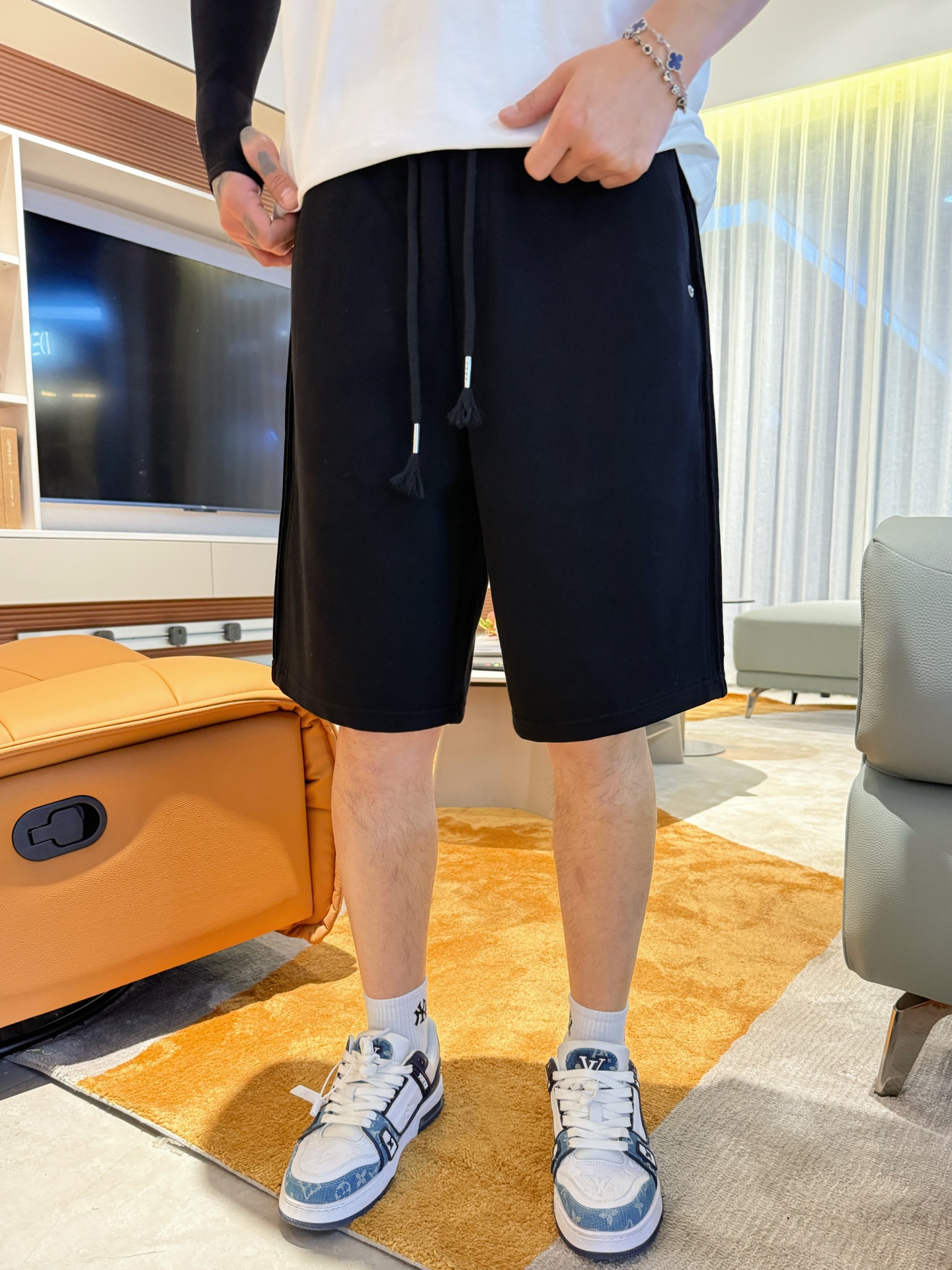 Balenciaga  休闲短裤服装 2