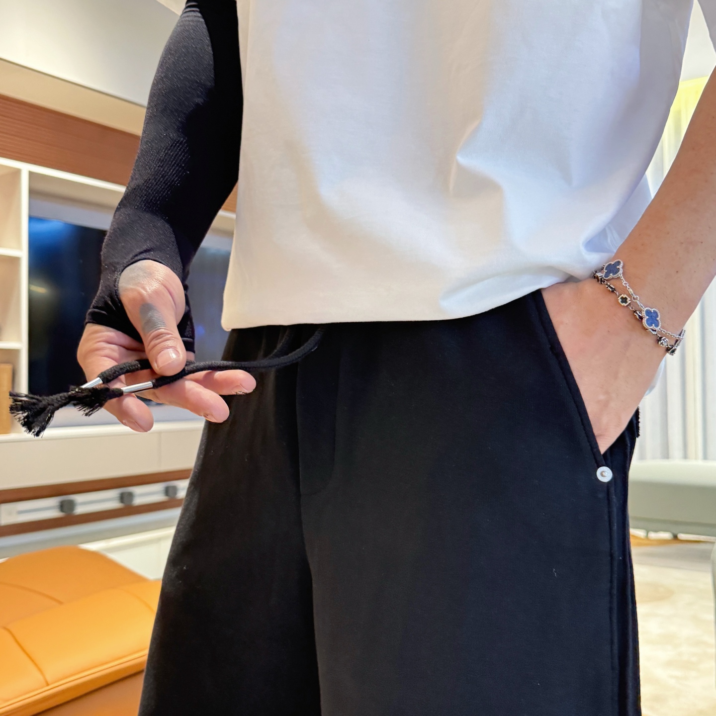 Balenciaga  休闲短裤服装 6