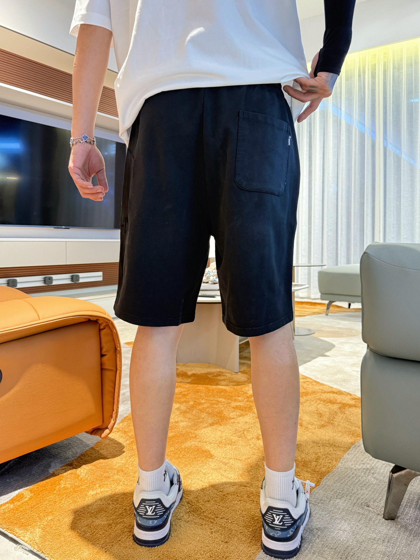 Maison Margiela  休闲短裤服装 4