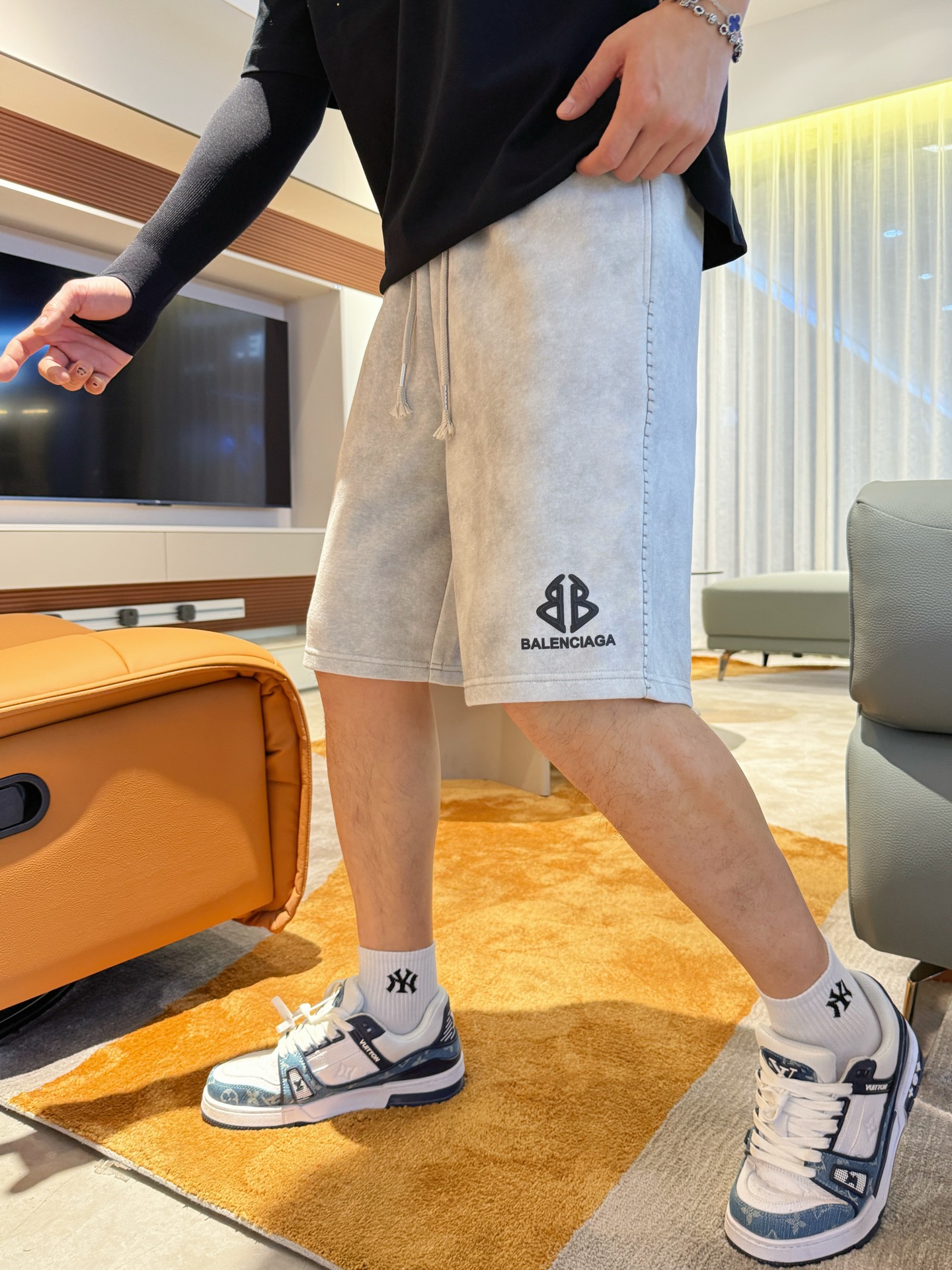 巴黎世家  顶级货品🐮🆕2025夏季新款休闲短裤！官网同步...