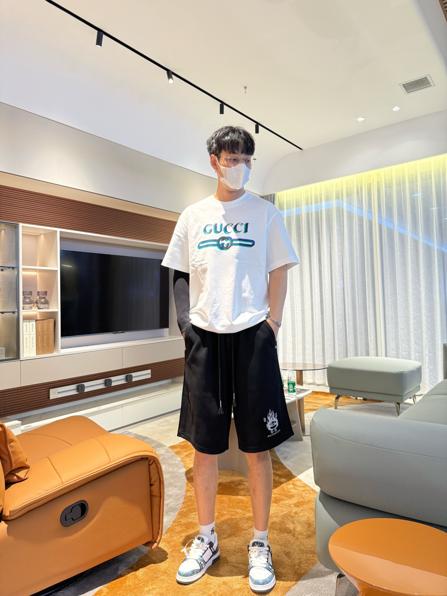 Balenciaga  休闲短裤服装 5