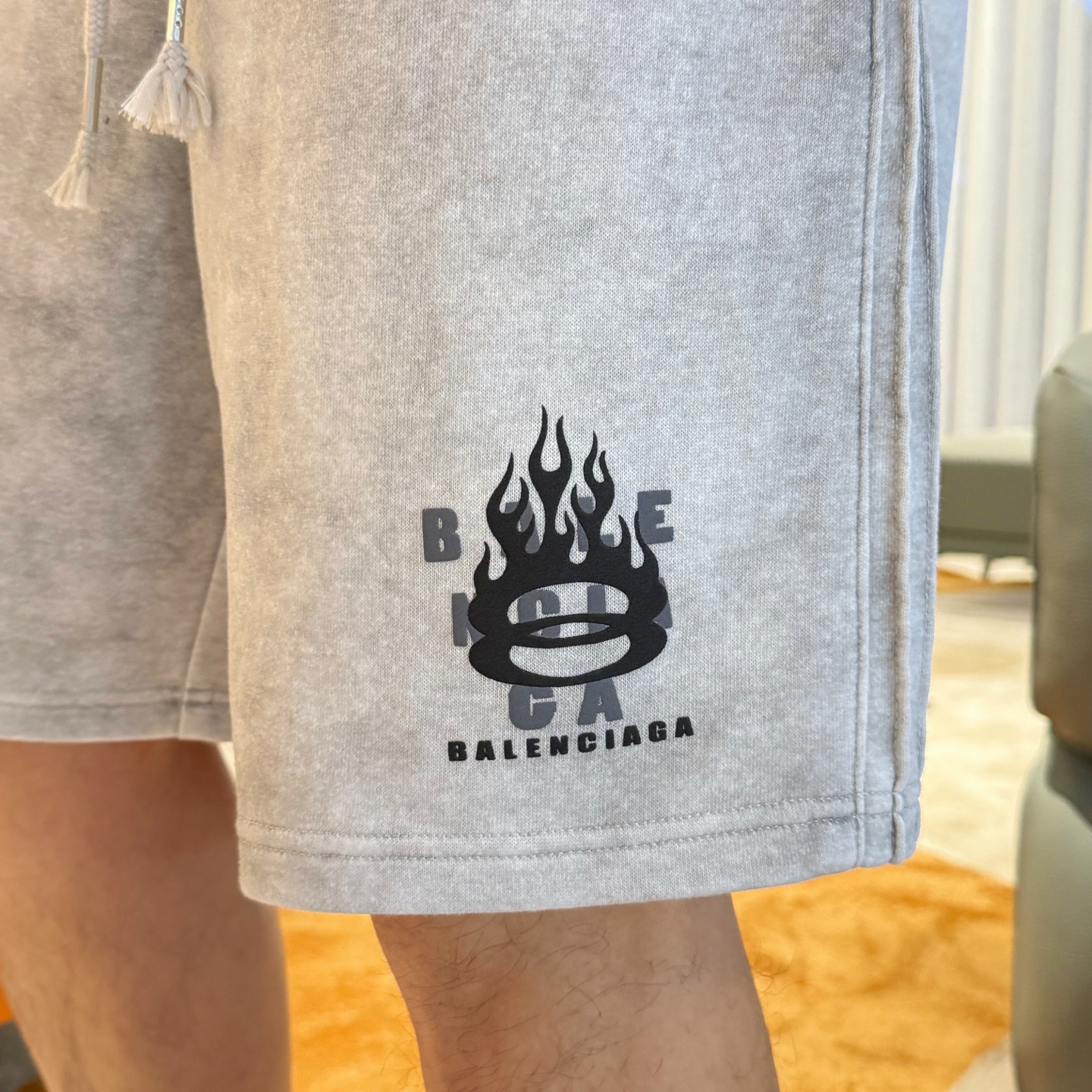 Balenciaga  休闲短裤服装 8