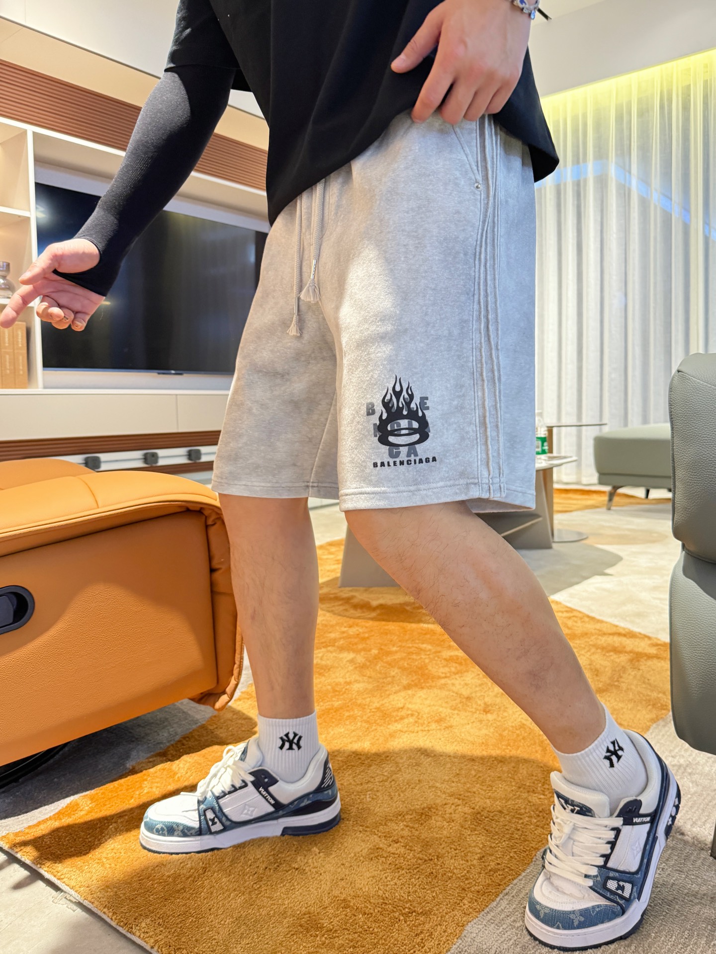 巴黎世家  顶级货品🐮🆕2025夏季新款休闲短裤！官网同步...