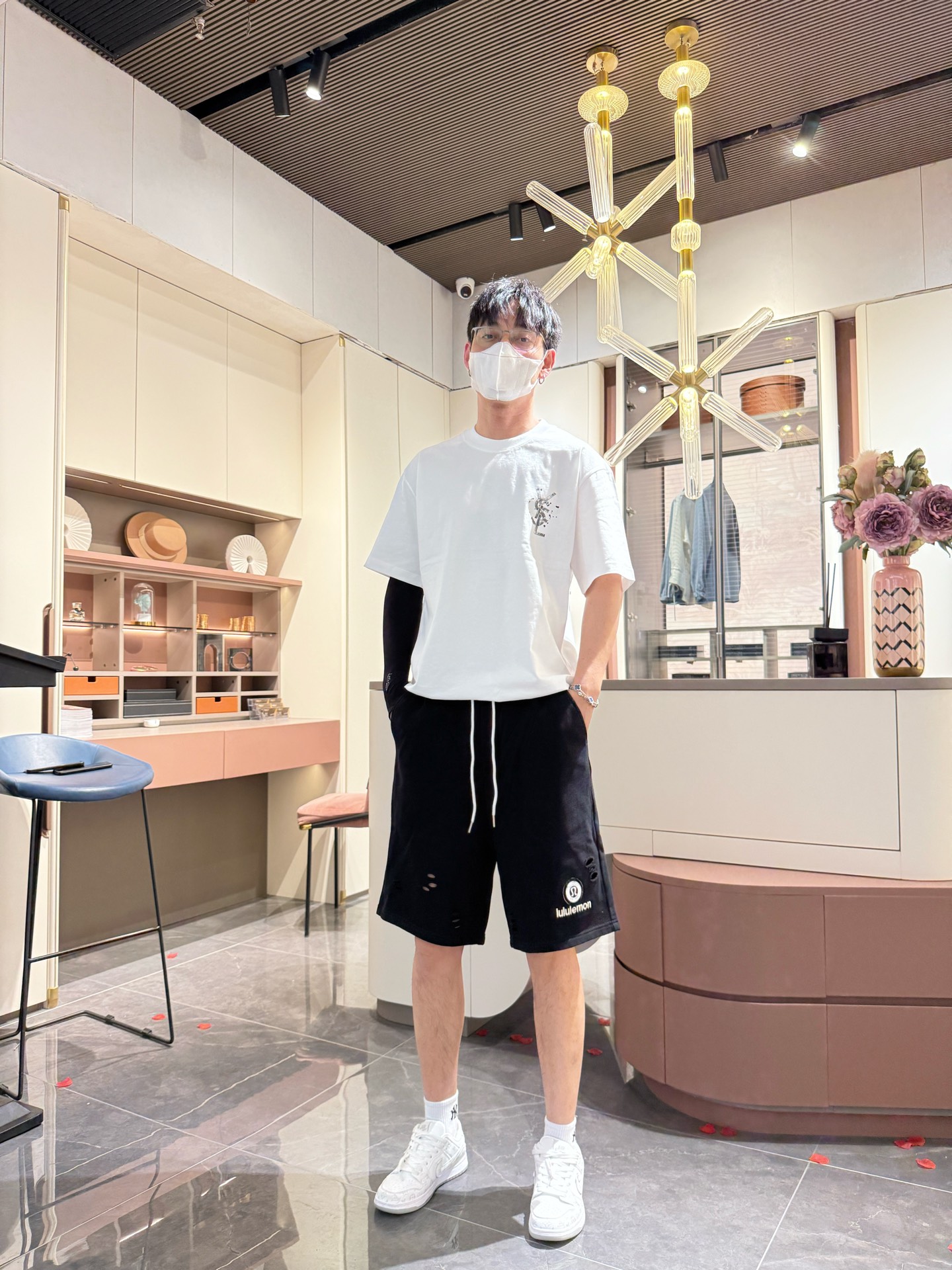 Lulu 顶级货品🐮🆕2025夏季新款休闲短裤！官网同步发售。品牌经典LOGO休闲裤 ，定制面料，舒适度