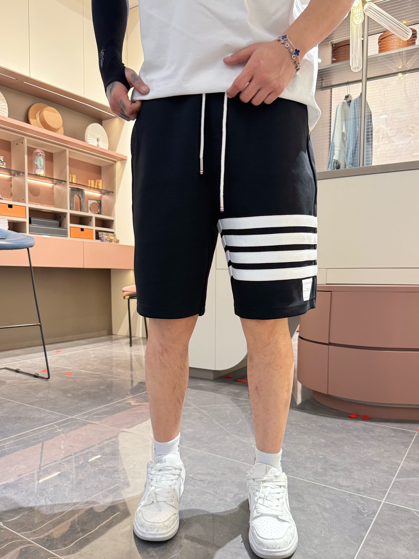 TB 顶级货品🐮🆕2025夏季新款休闲短裤！官网同步发售。品牌经典LOGO休闲裤 ，定制面料，舒适度极好