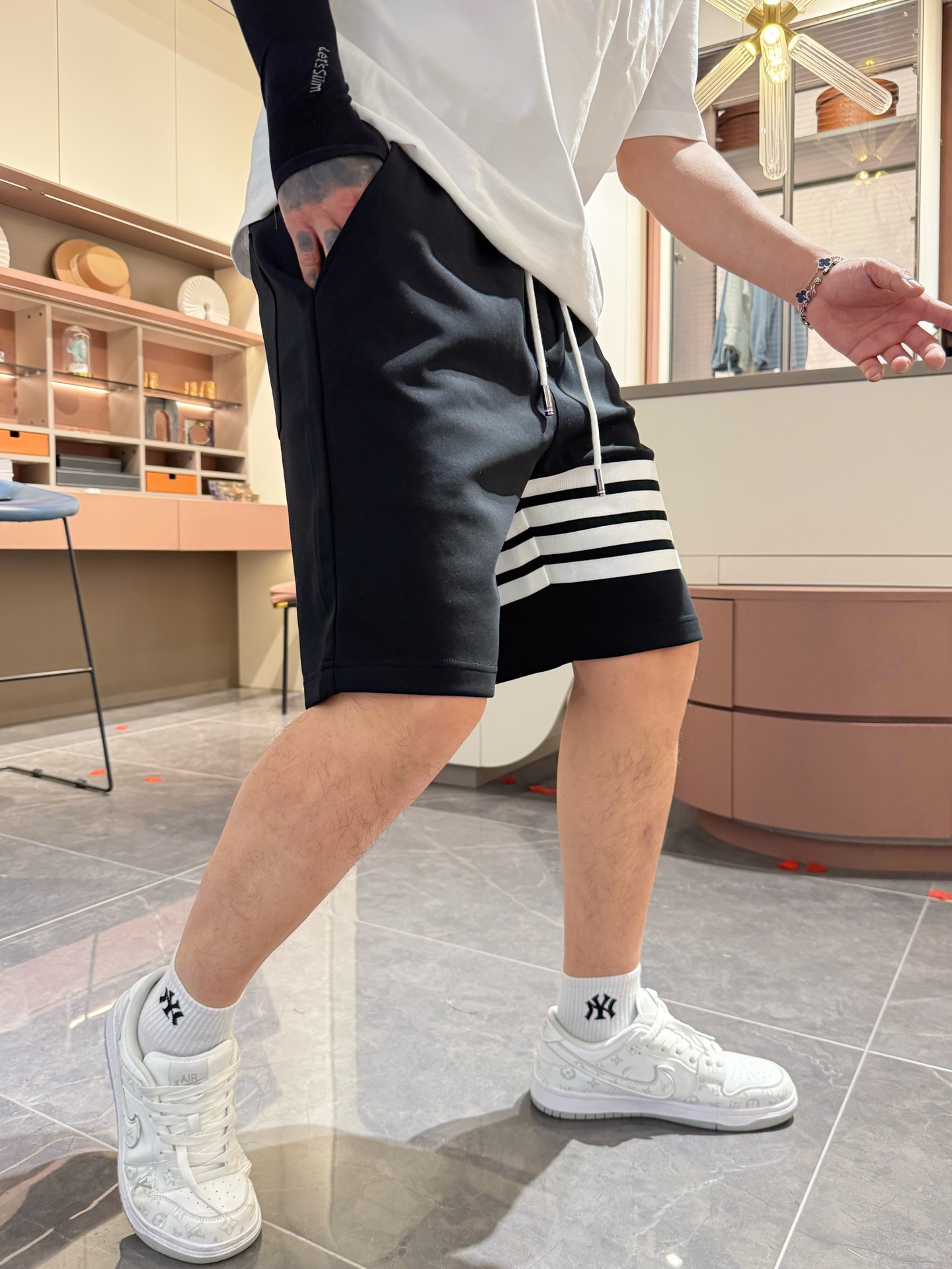 TB 顶级货品🐮🆕2025夏季新款休闲短裤！官网同步发售。品牌经典LOGO休闲裤 ，定制面料，舒适度极好