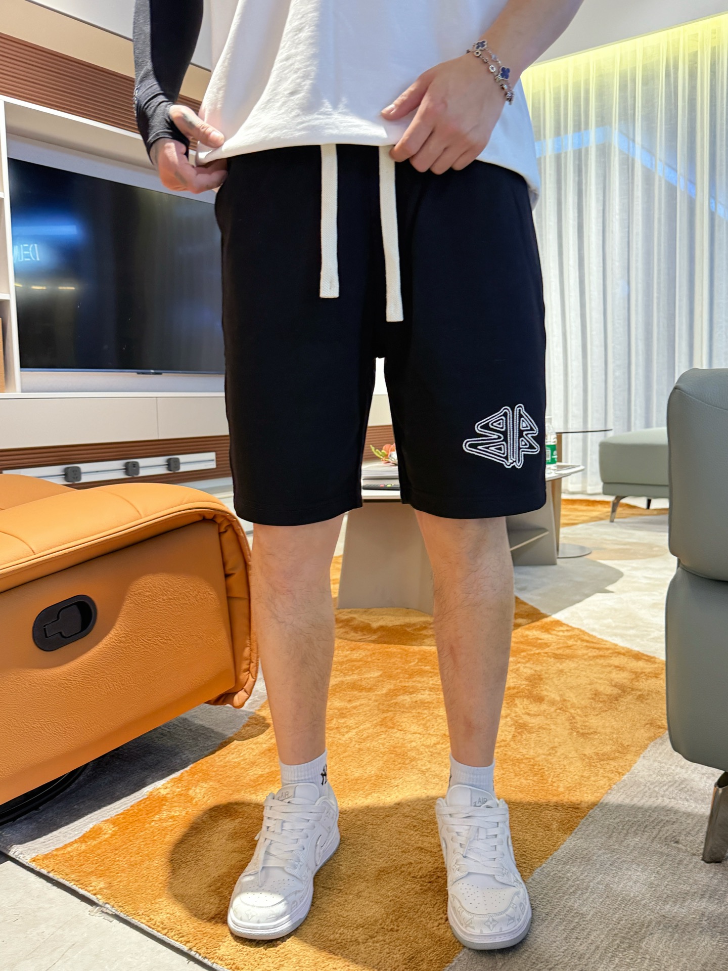 Balenciaga  休闲短裤服装 2